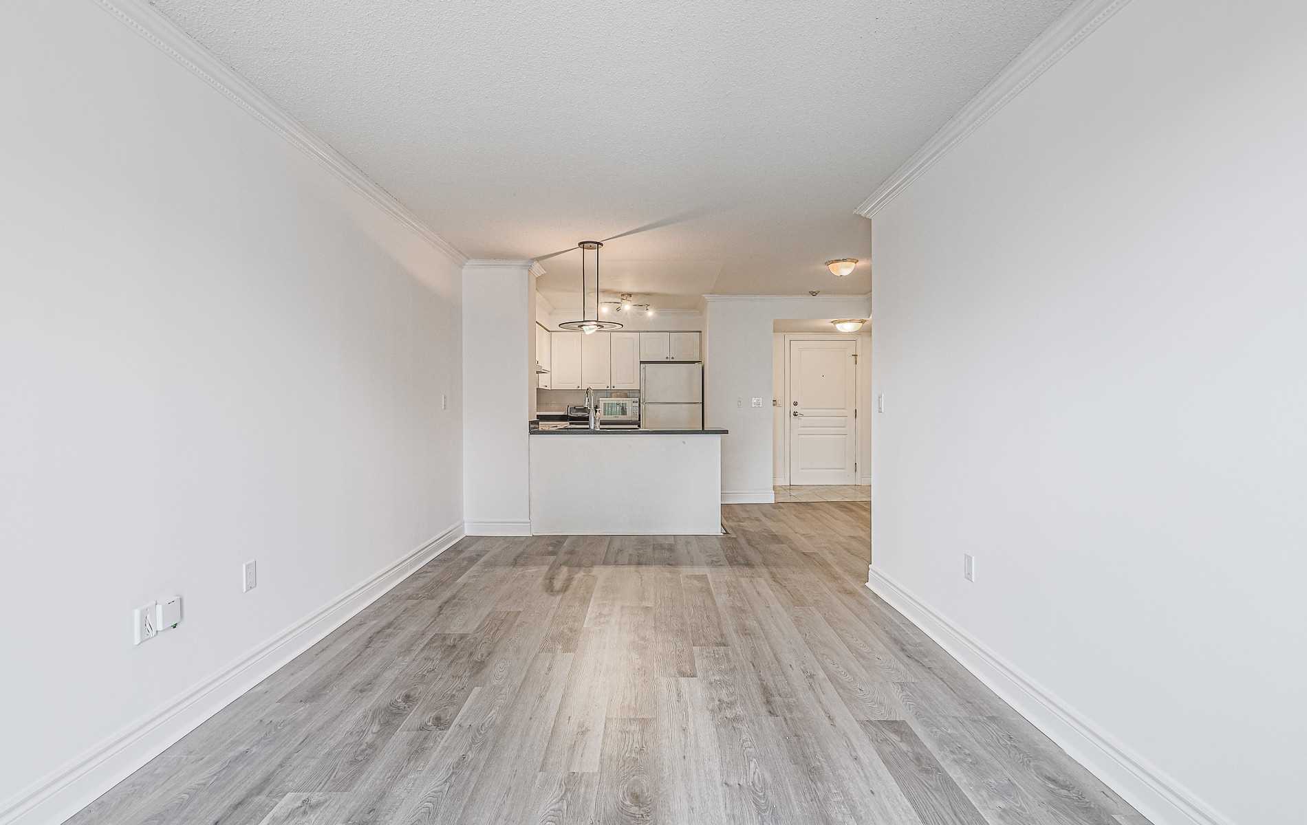 1 Hycrest Ave, #203