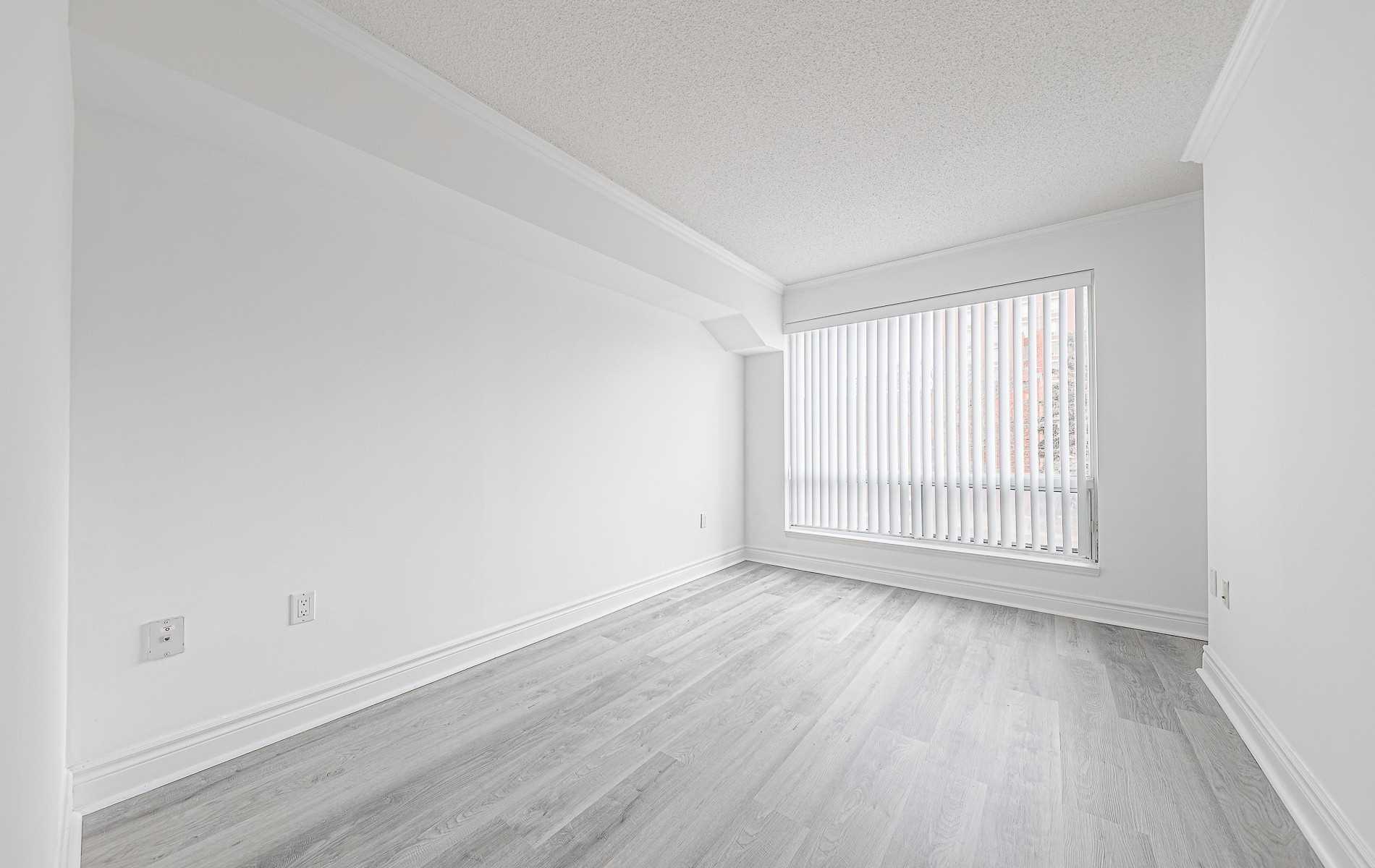 1 Hycrest Ave, #203