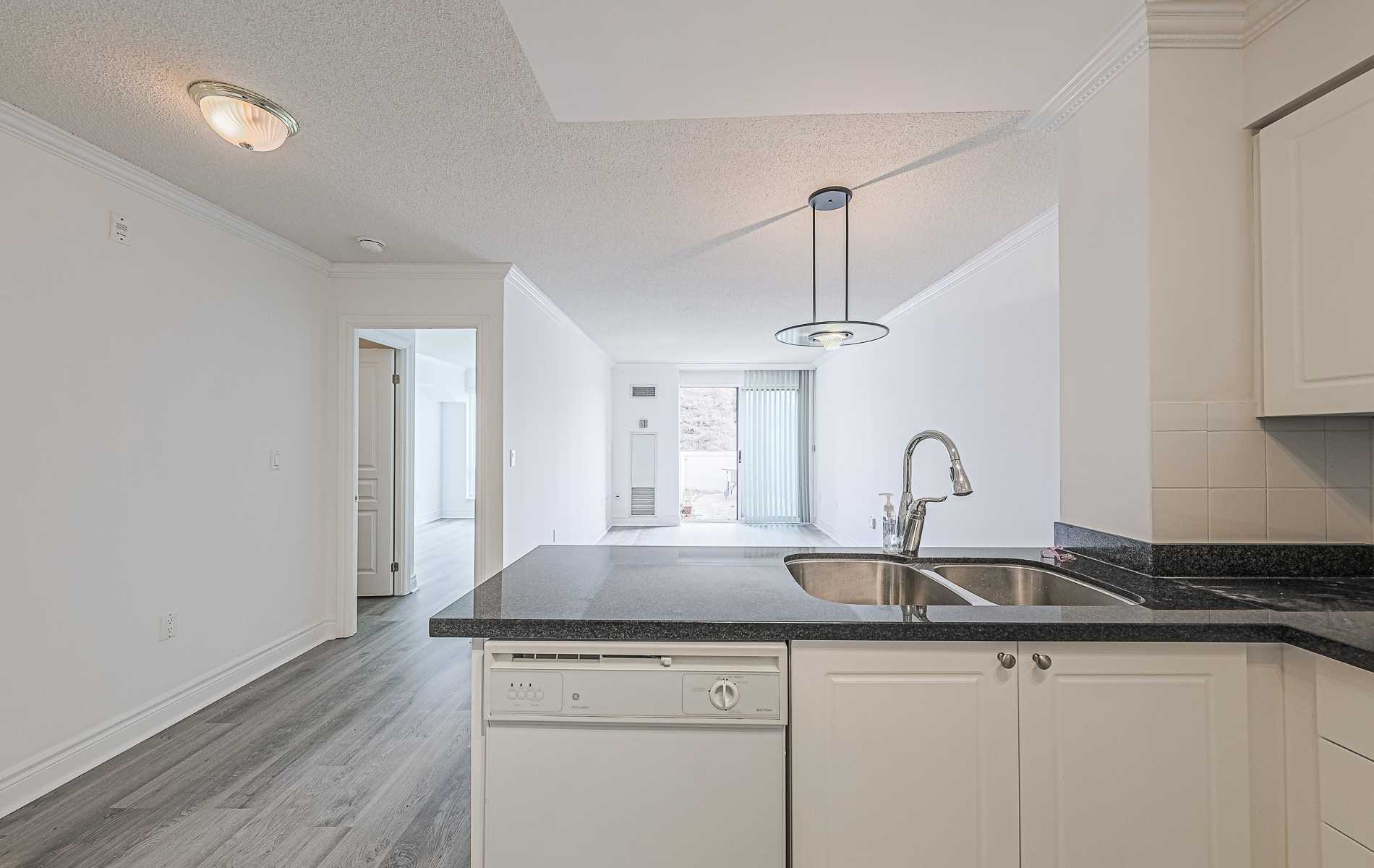 1 Hycrest Ave, #203