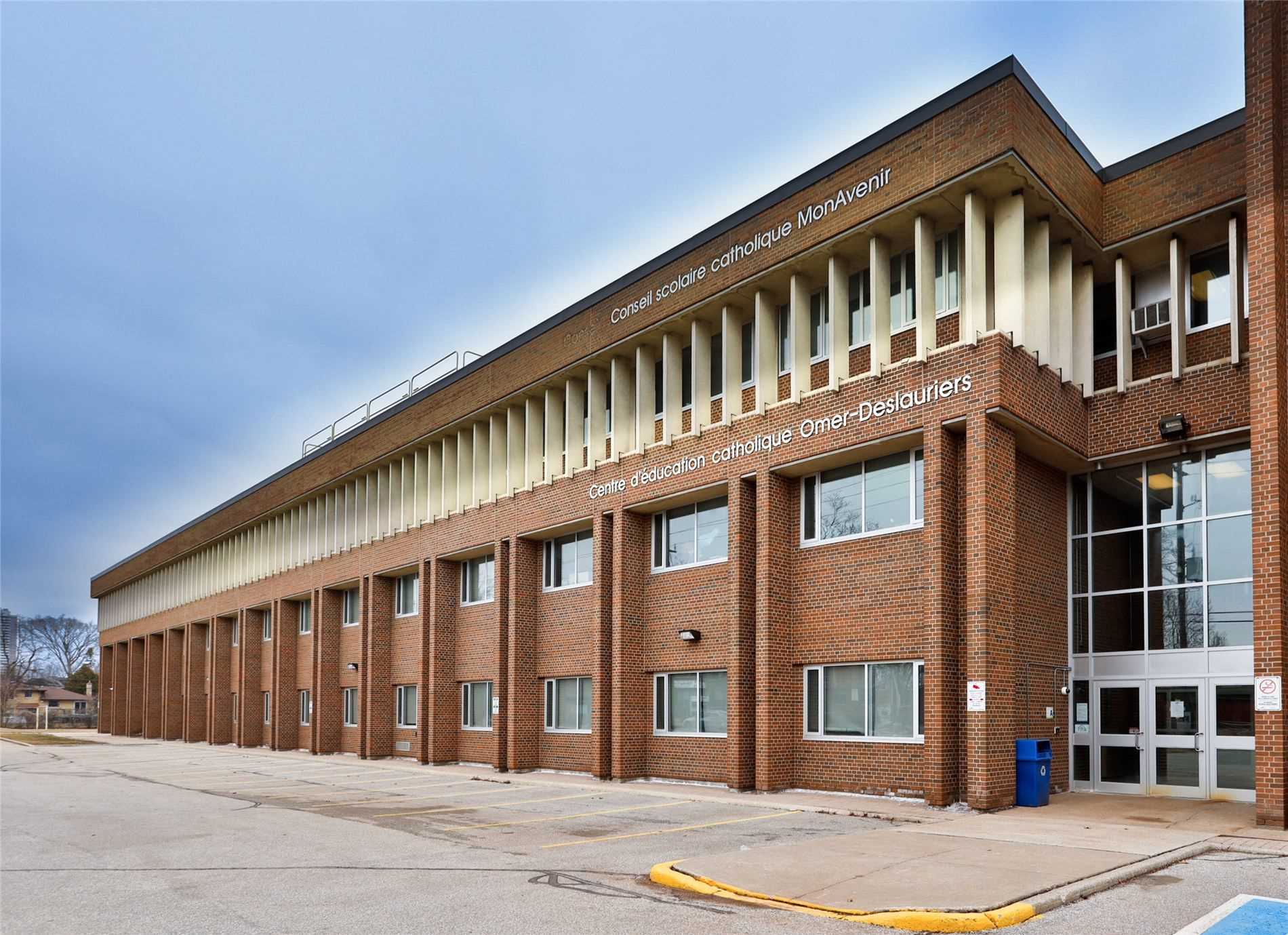 6 Fargo Ave