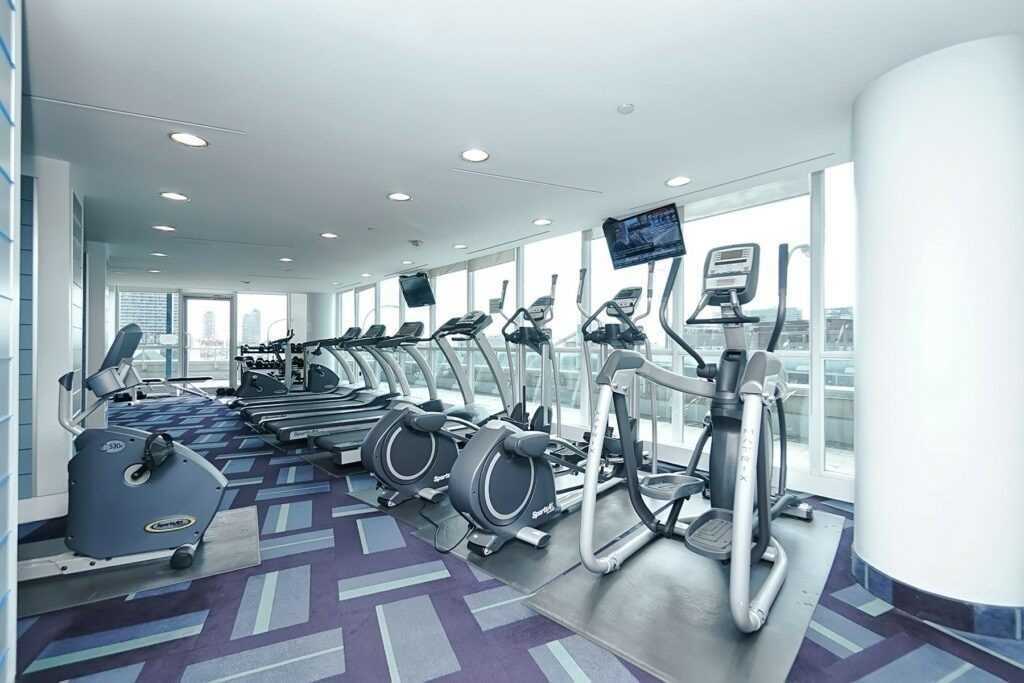 18 Yonge St, #2802