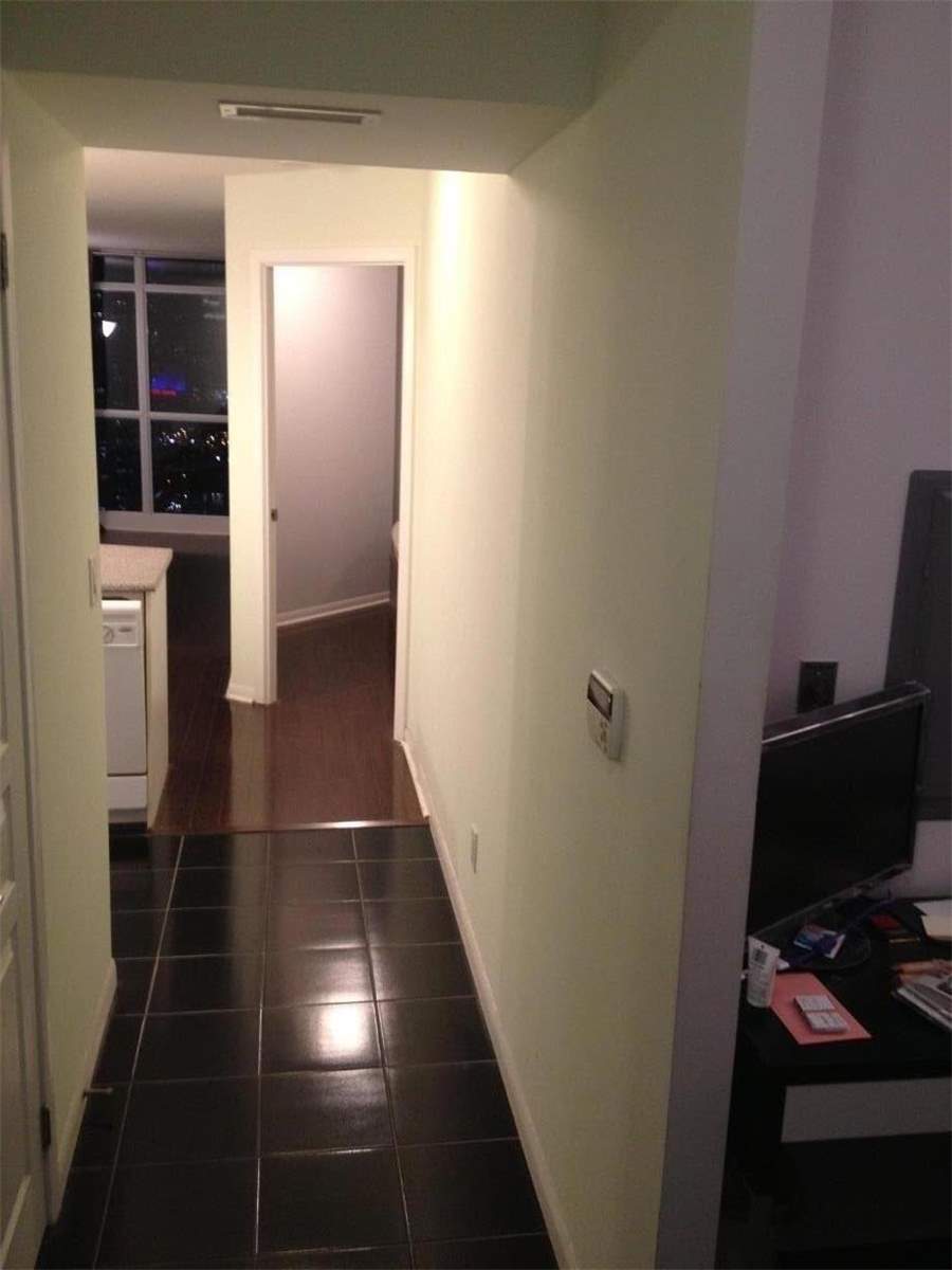 18 Yonge St, #2802