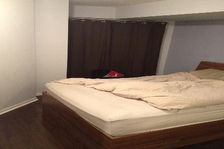 18 Yonge St, #2802