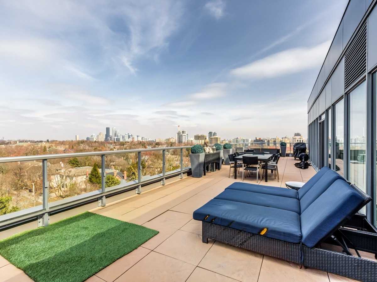 6 Parkwood Ave, #901