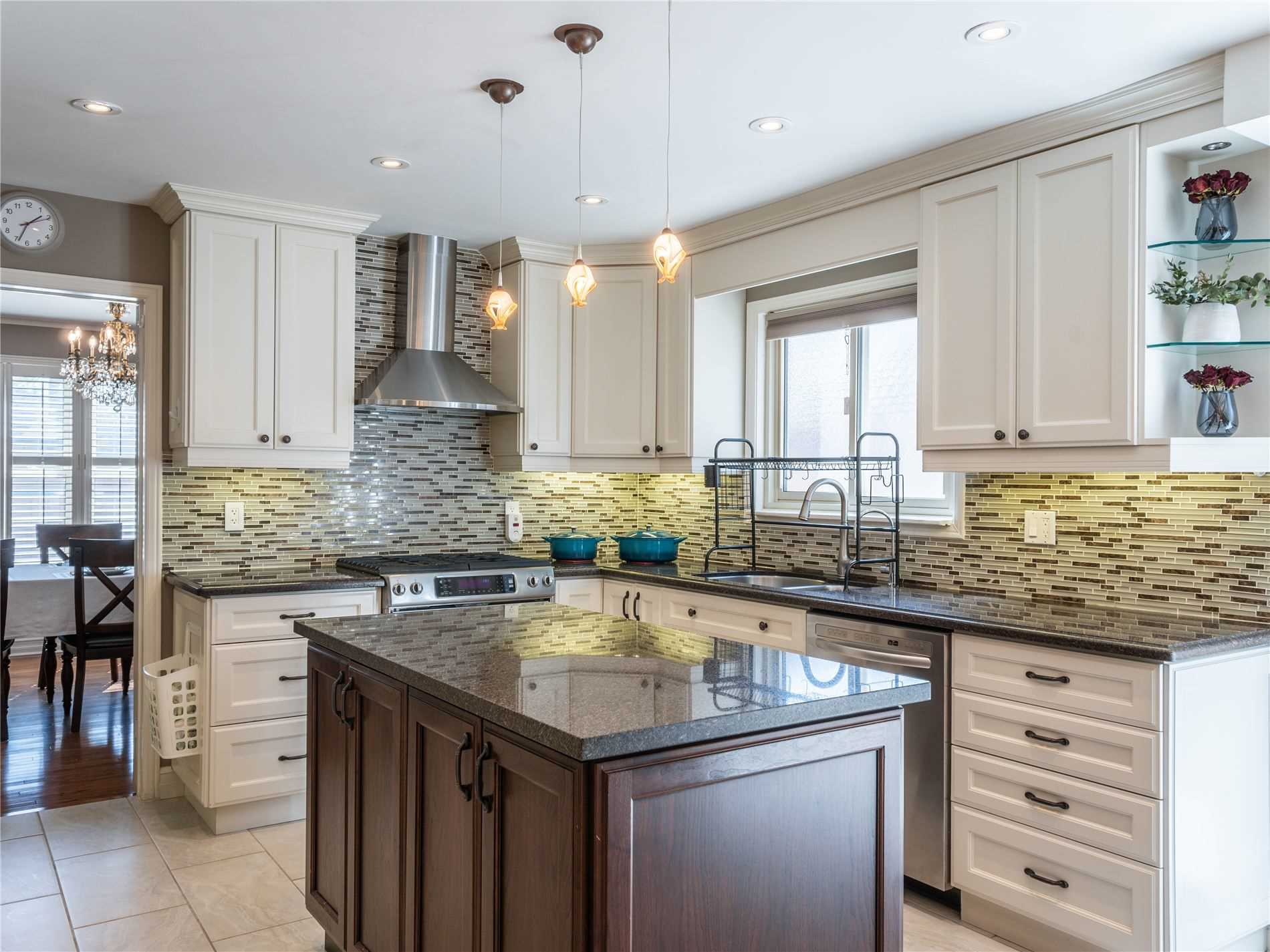 48 Caravan Dr