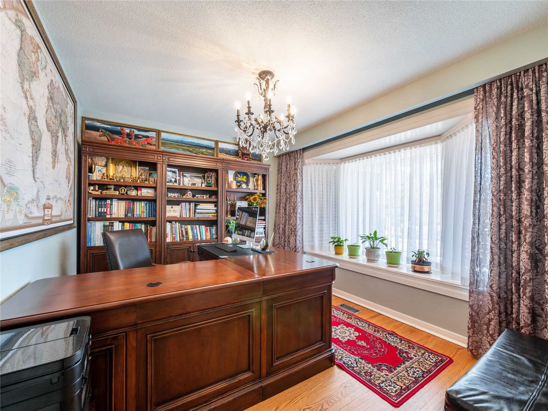 48 Caravan Dr