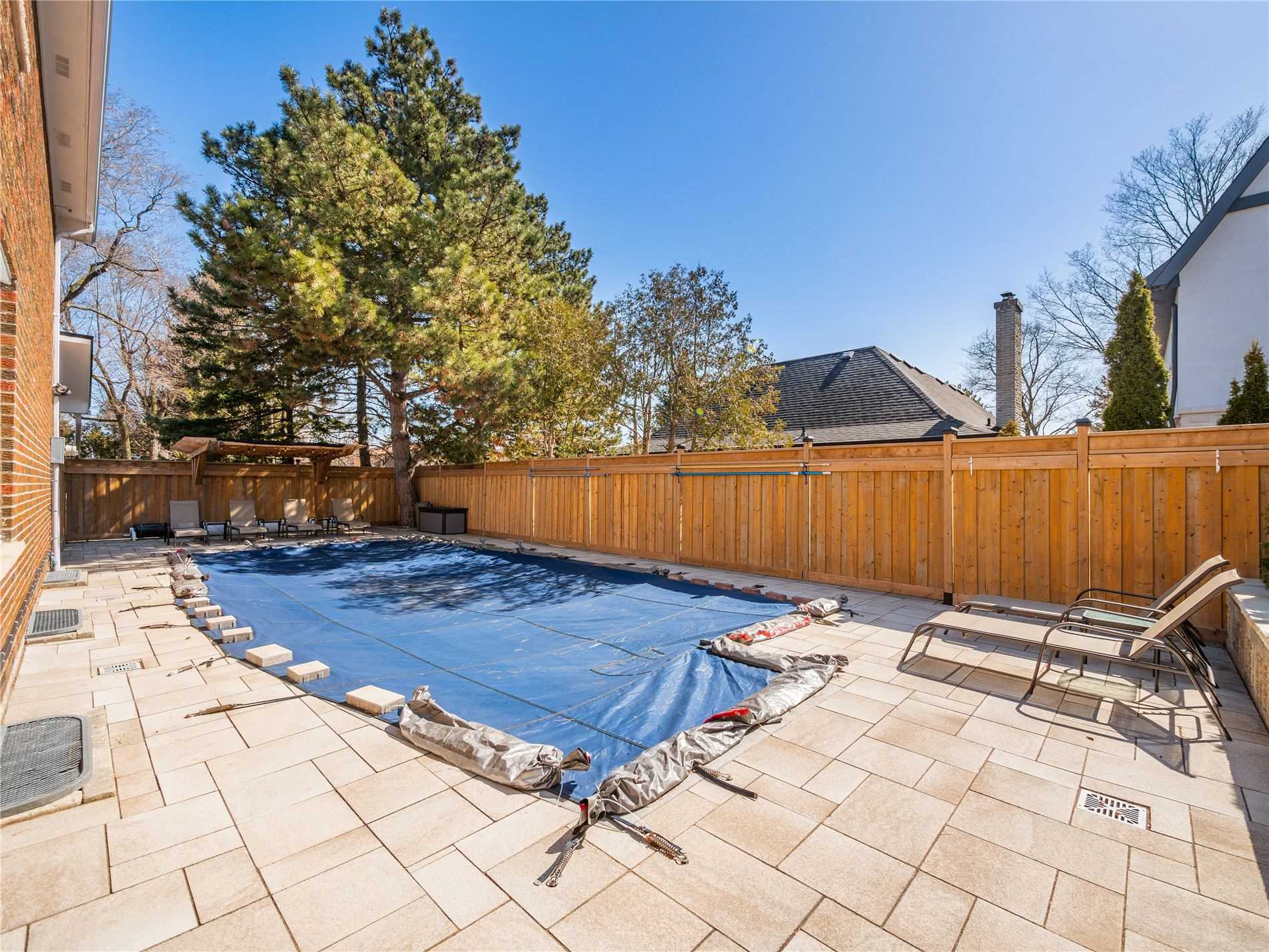48 Caravan Dr