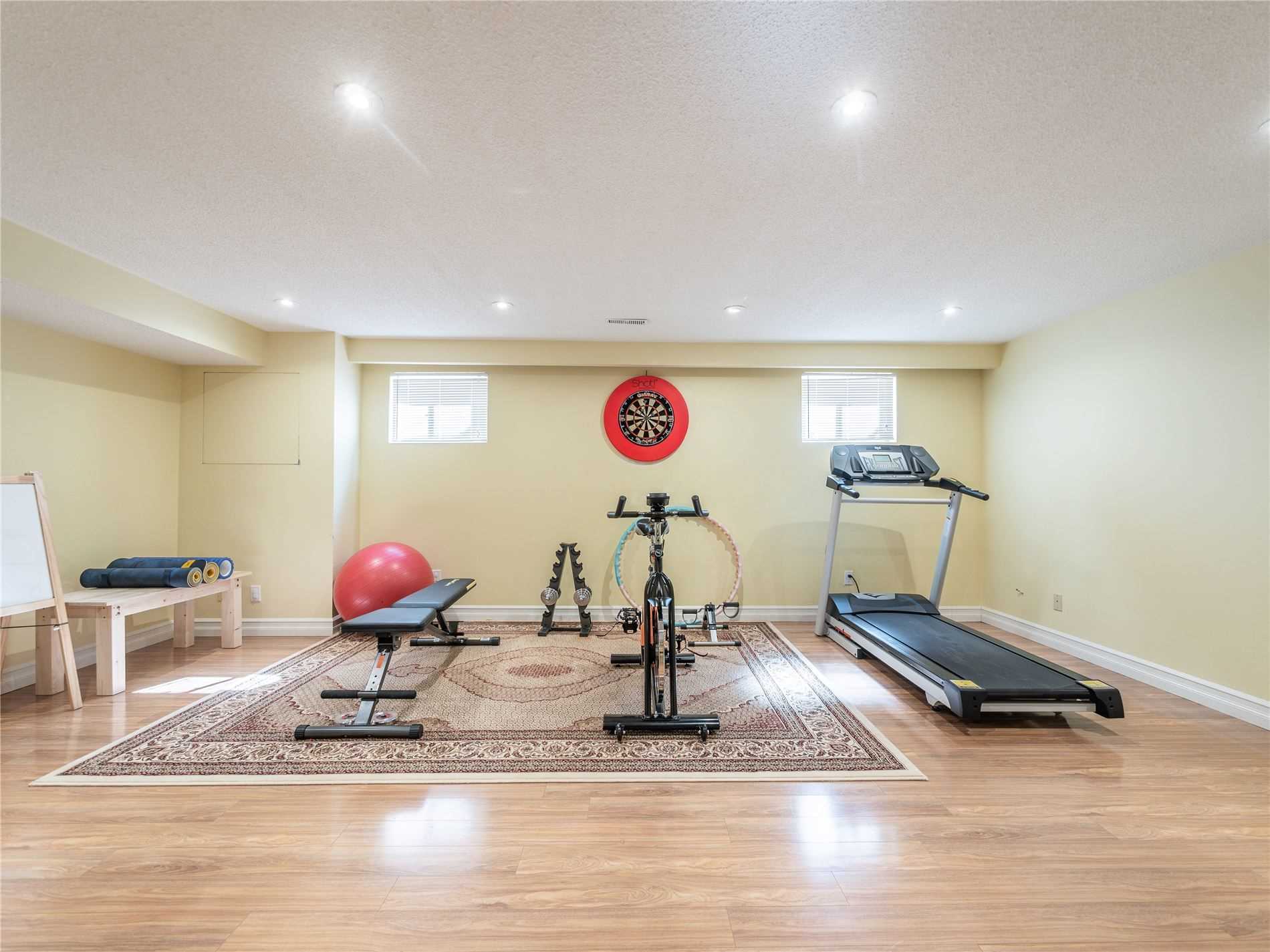 48 Caravan Dr