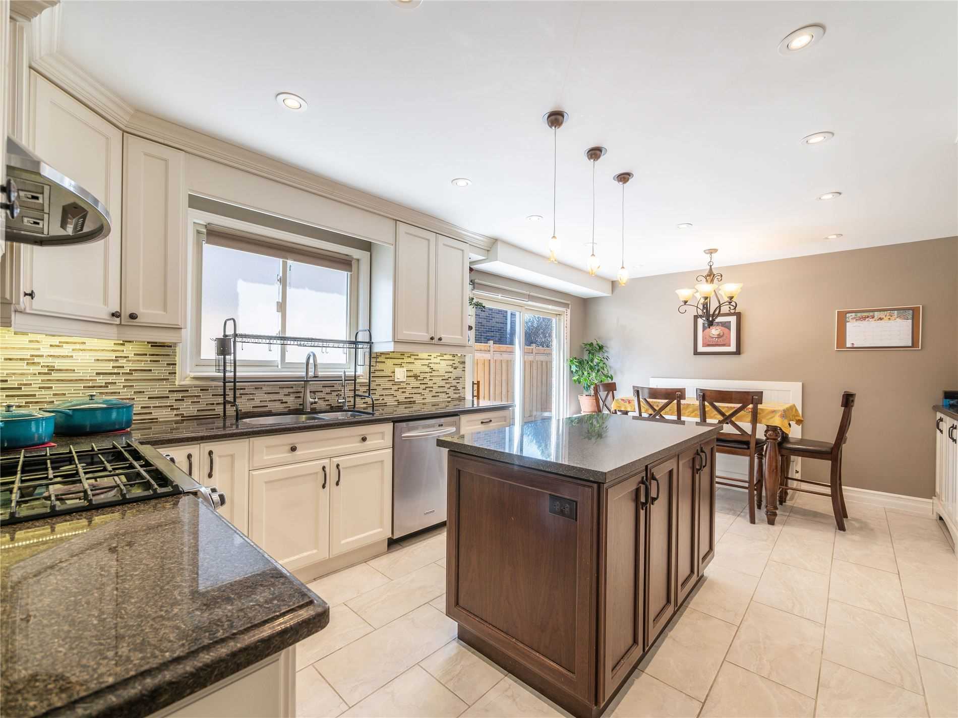 48 Caravan Dr