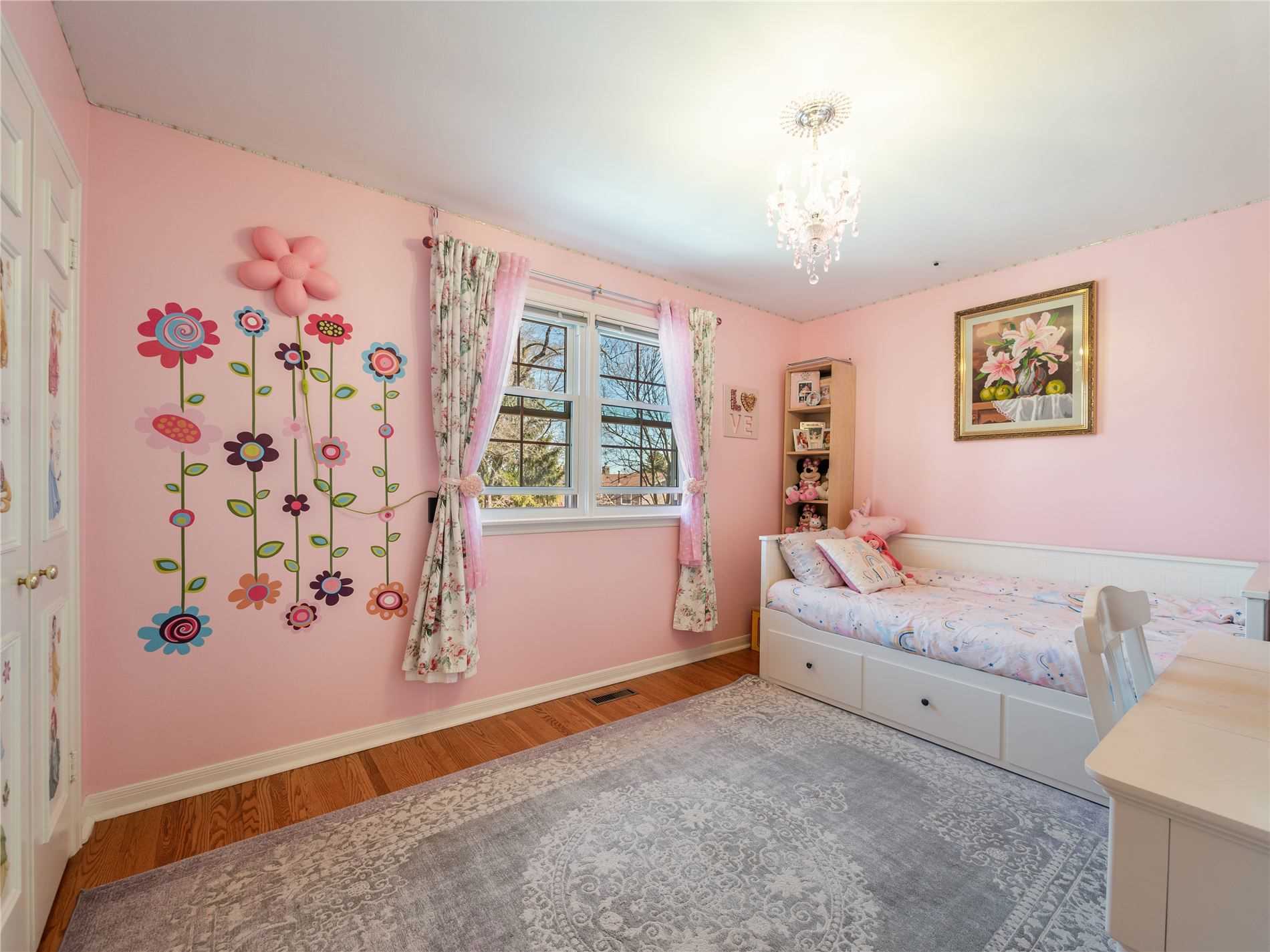 48 Caravan Dr