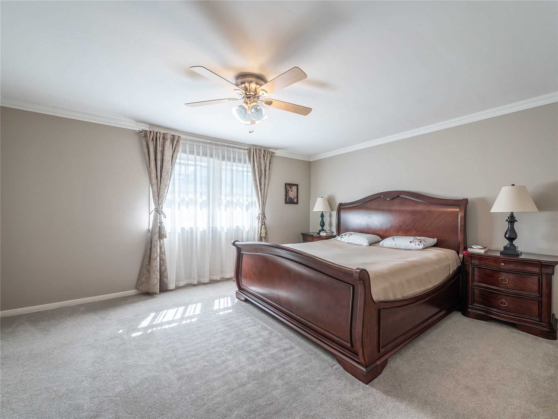 48 Caravan Dr