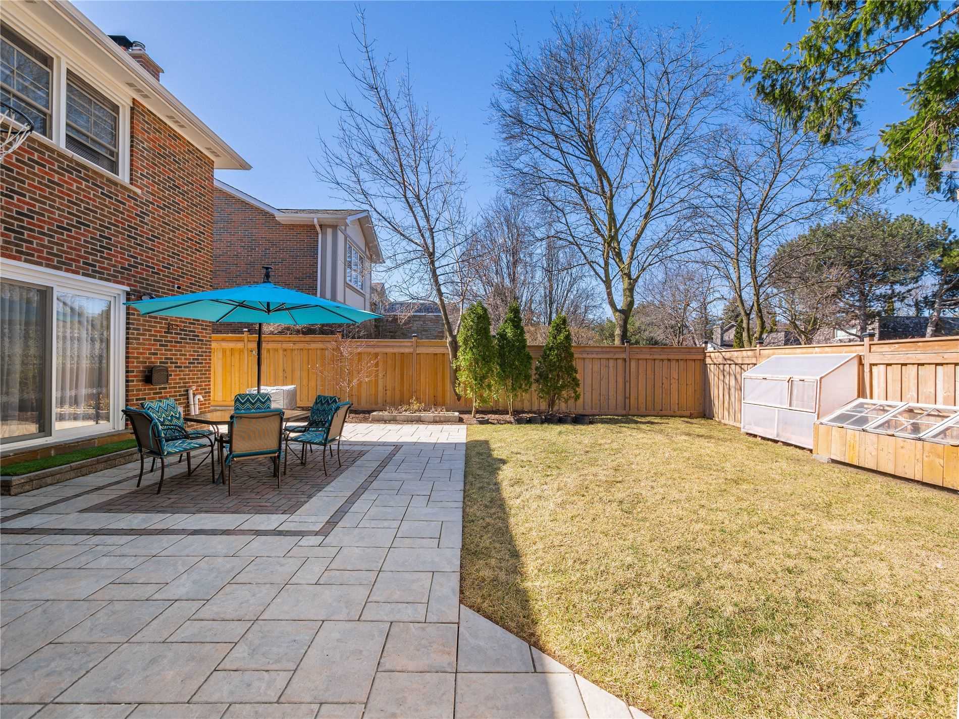 48 Caravan Dr