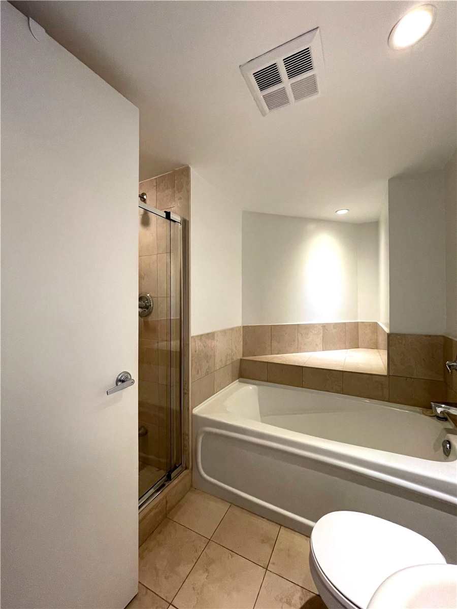 8 York St, #807