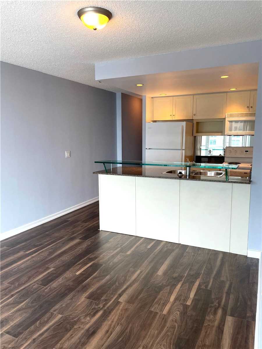 8 York St, #807