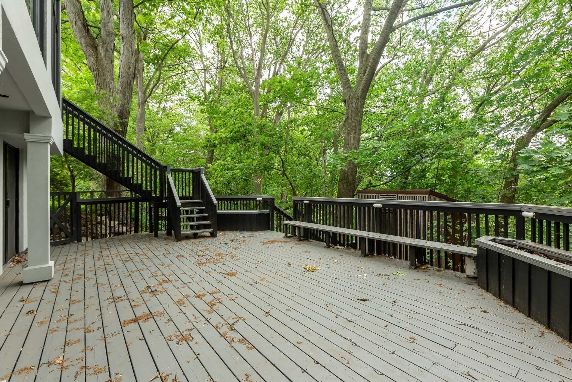 7 Douglas Cres