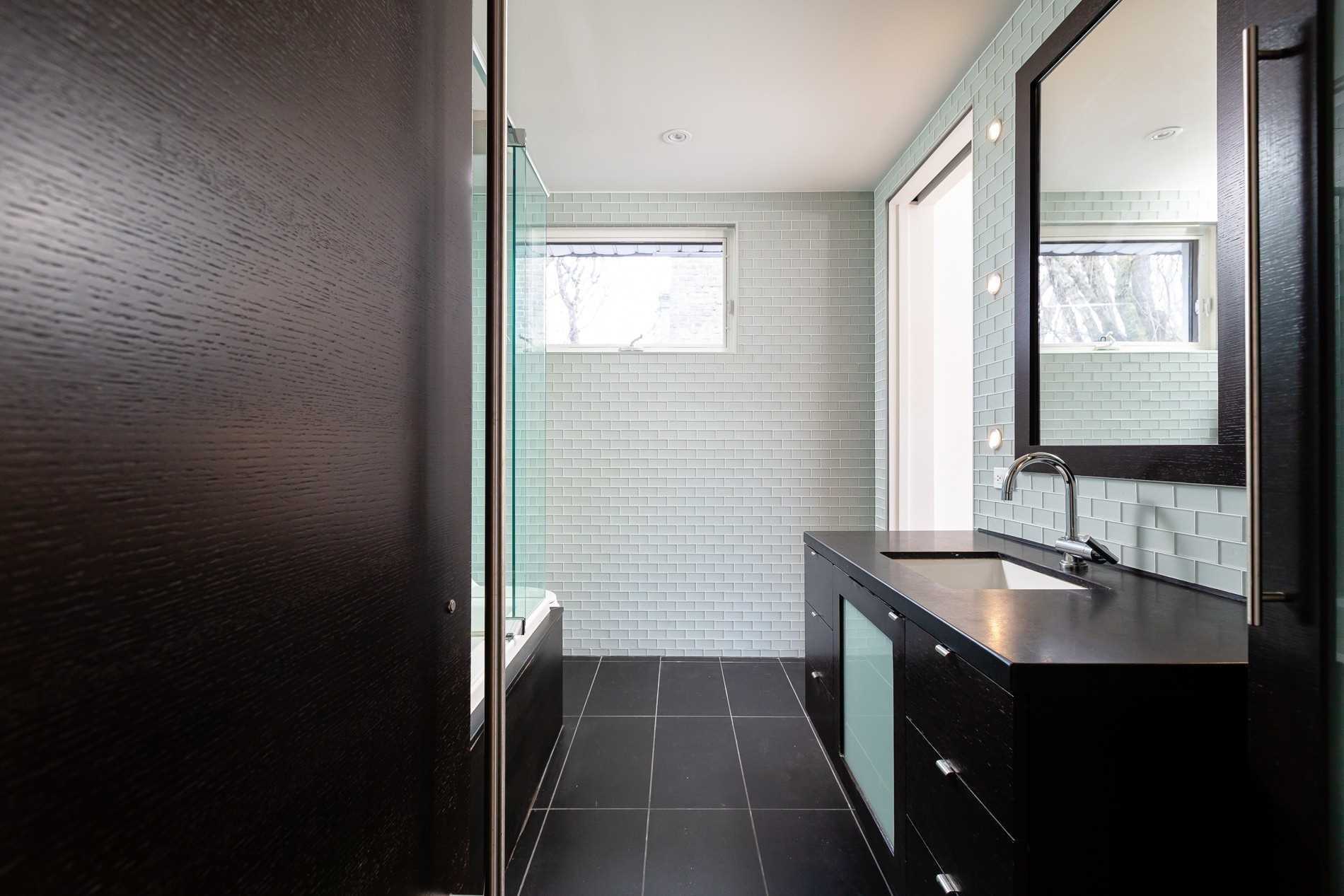 7 Douglas Cres