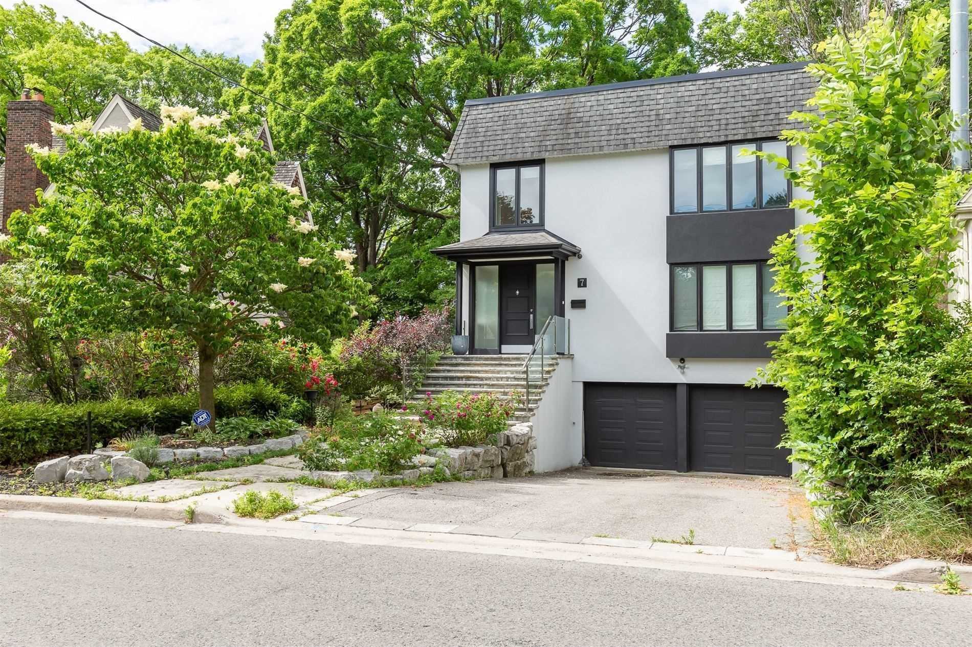 7 Douglas Cres