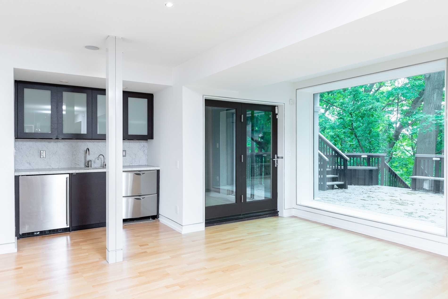 7 Douglas Cres