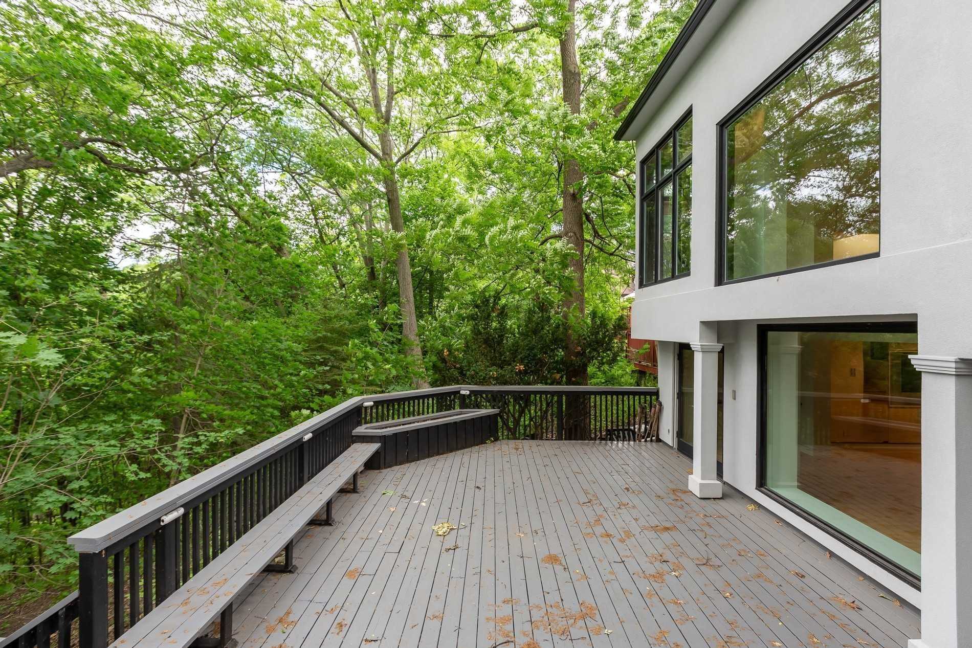7 Douglas Cres