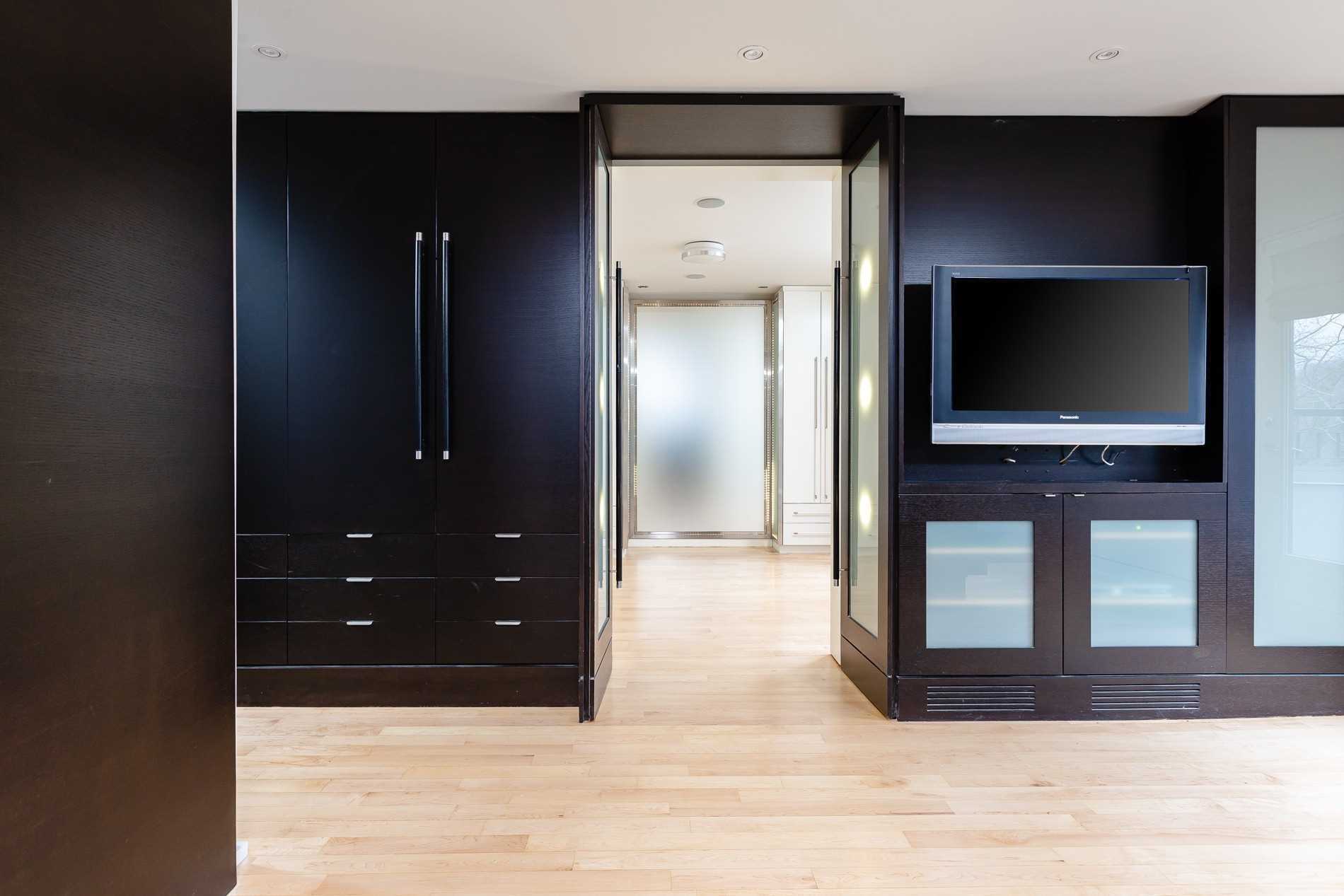 7 Douglas Cres