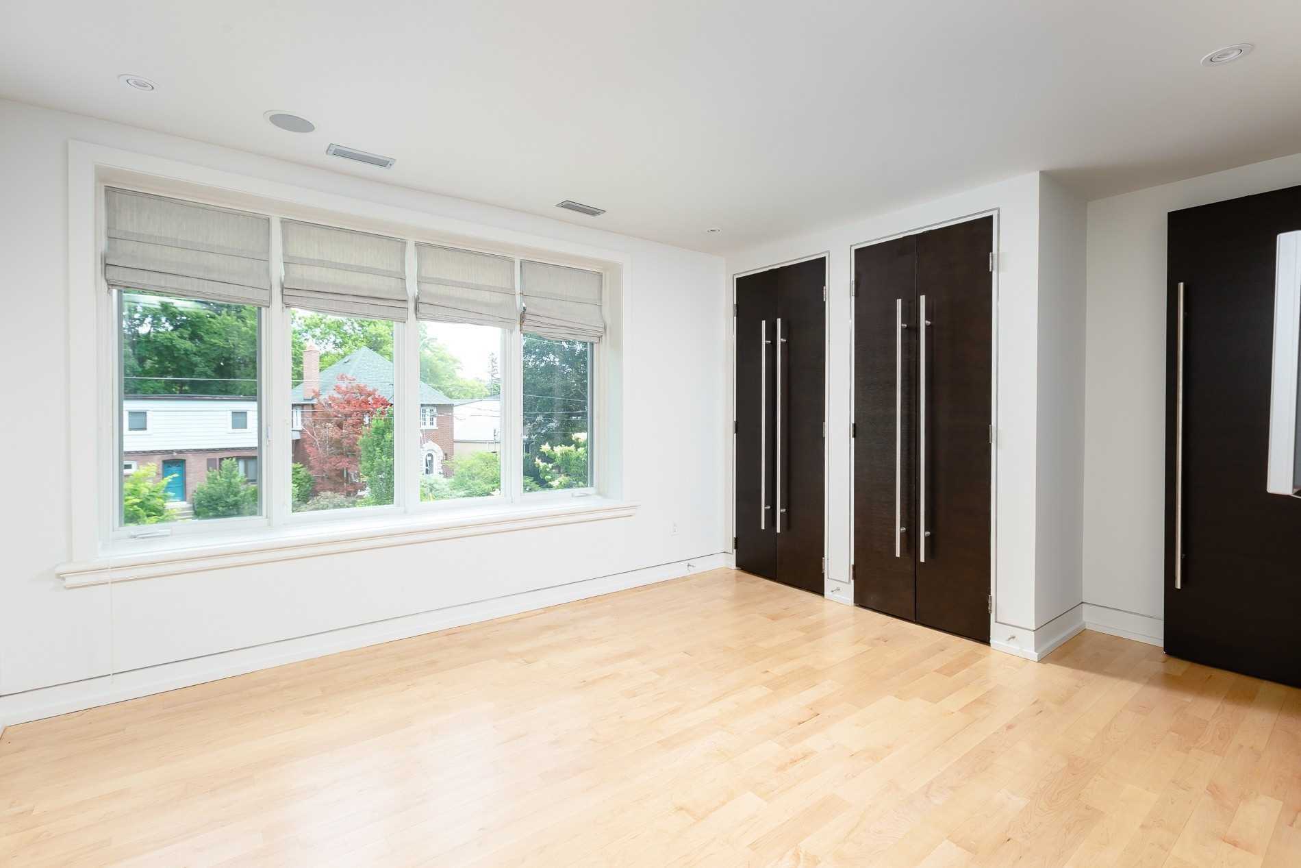 7 Douglas Cres