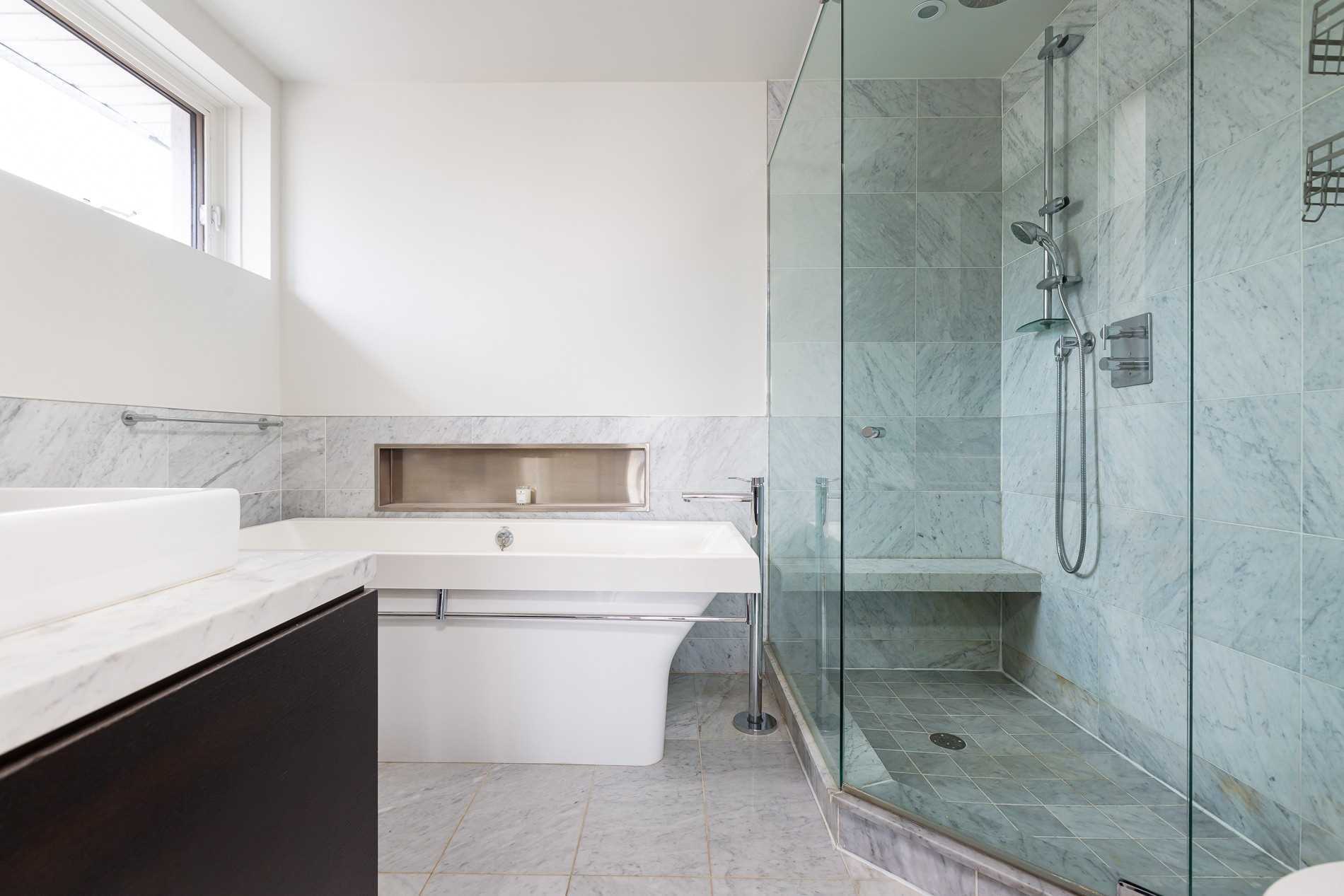 7 Douglas Cres
