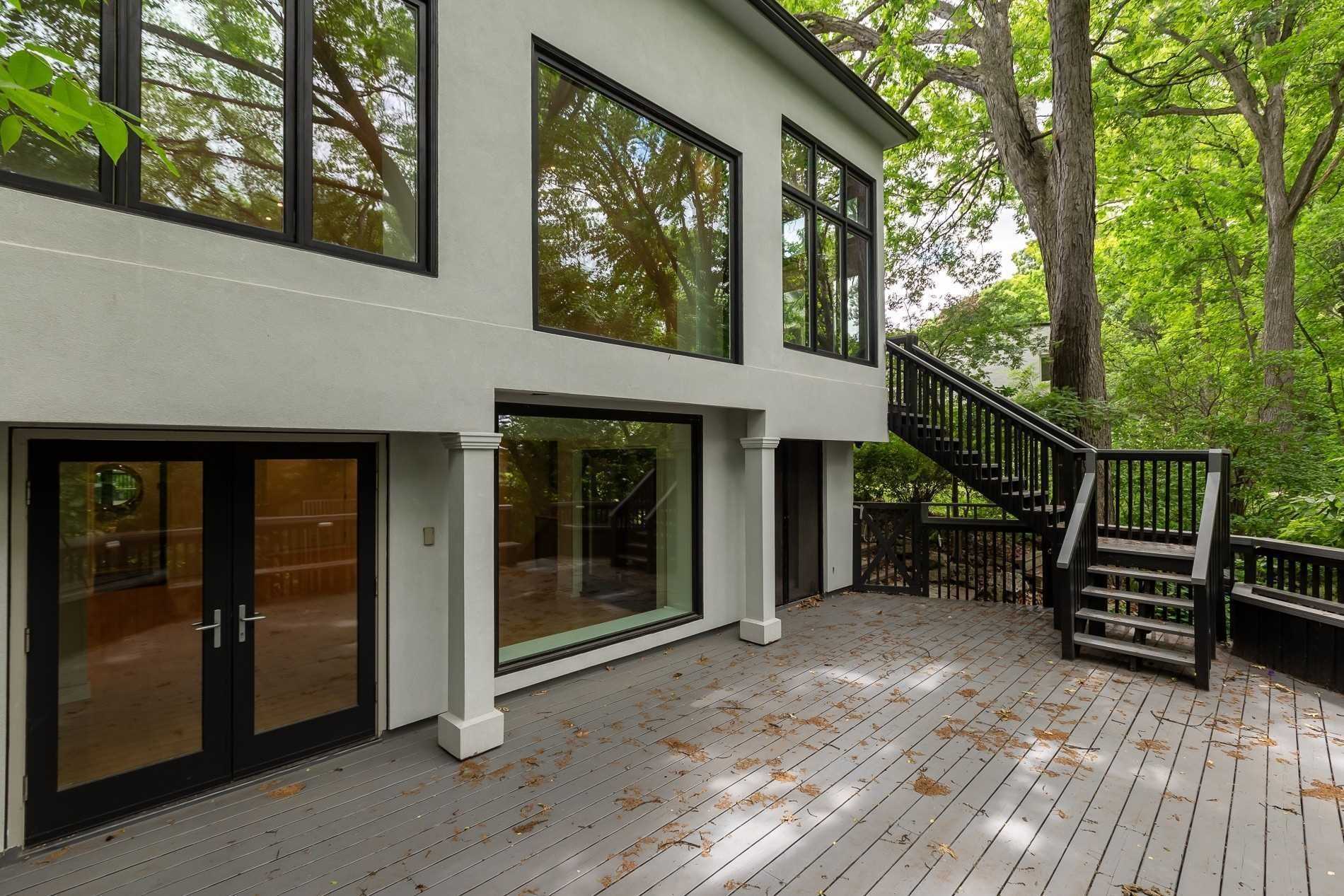 7 Douglas Cres
