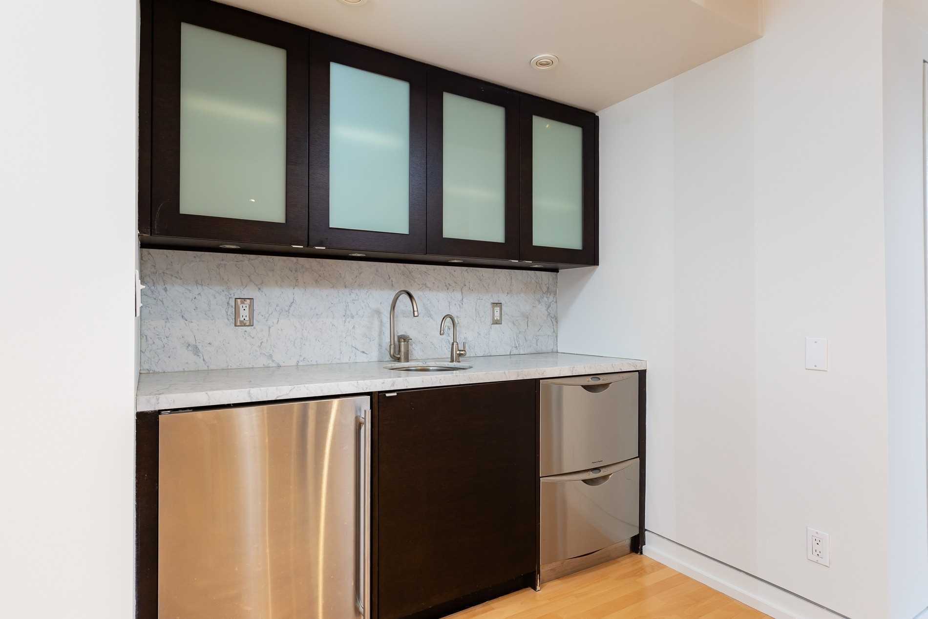 7 Douglas Cres