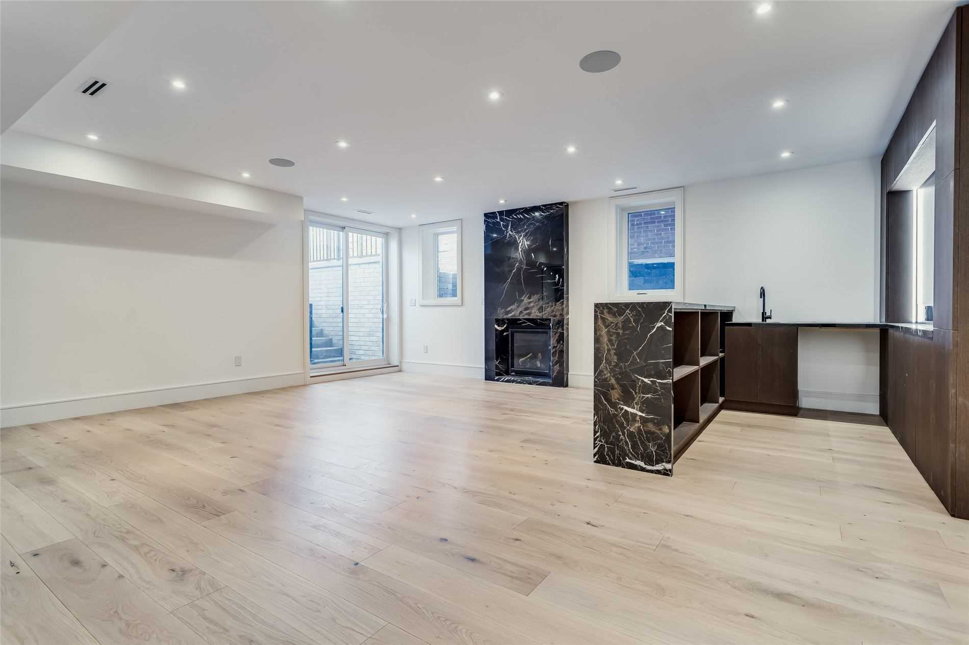 30 Otter Cres