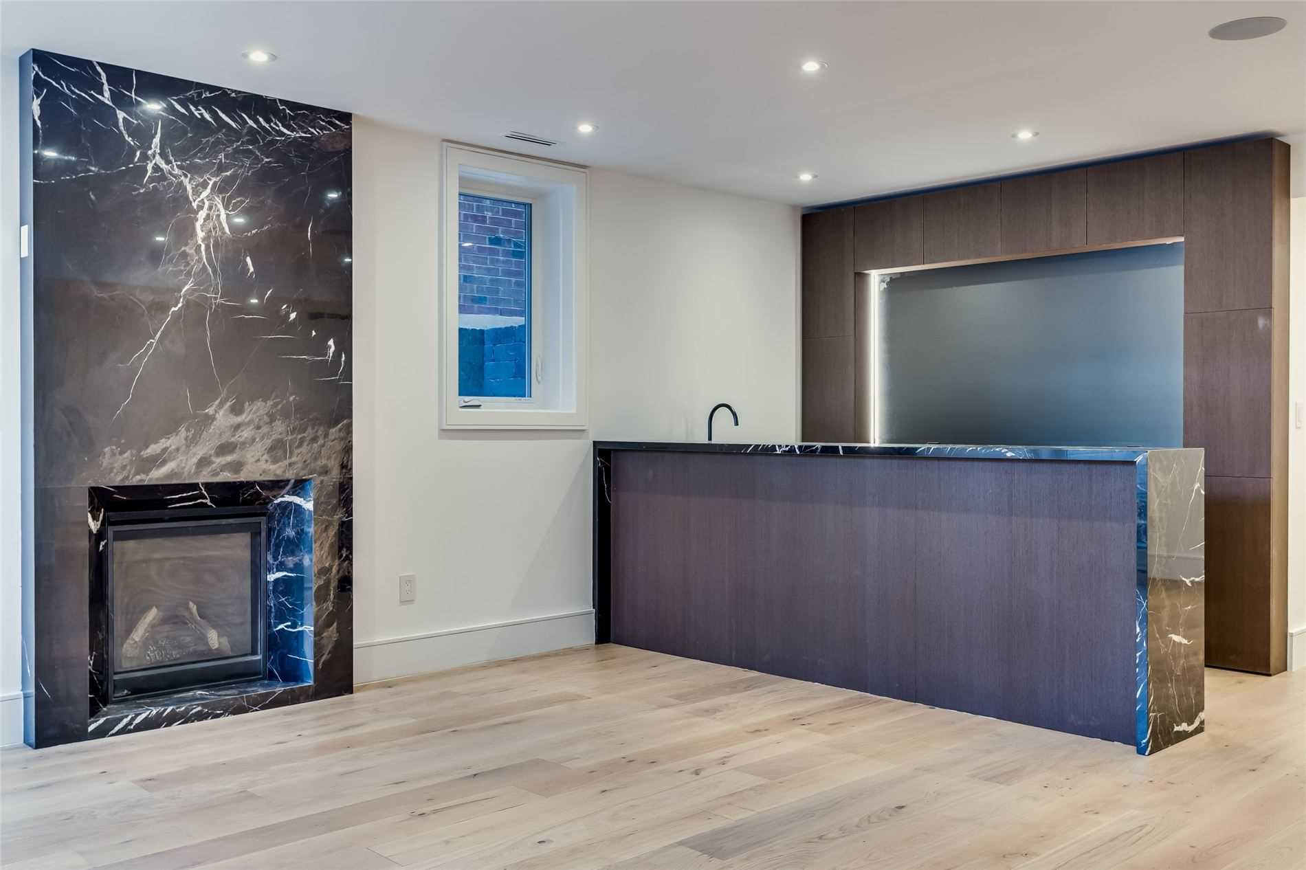 30 Otter Cres