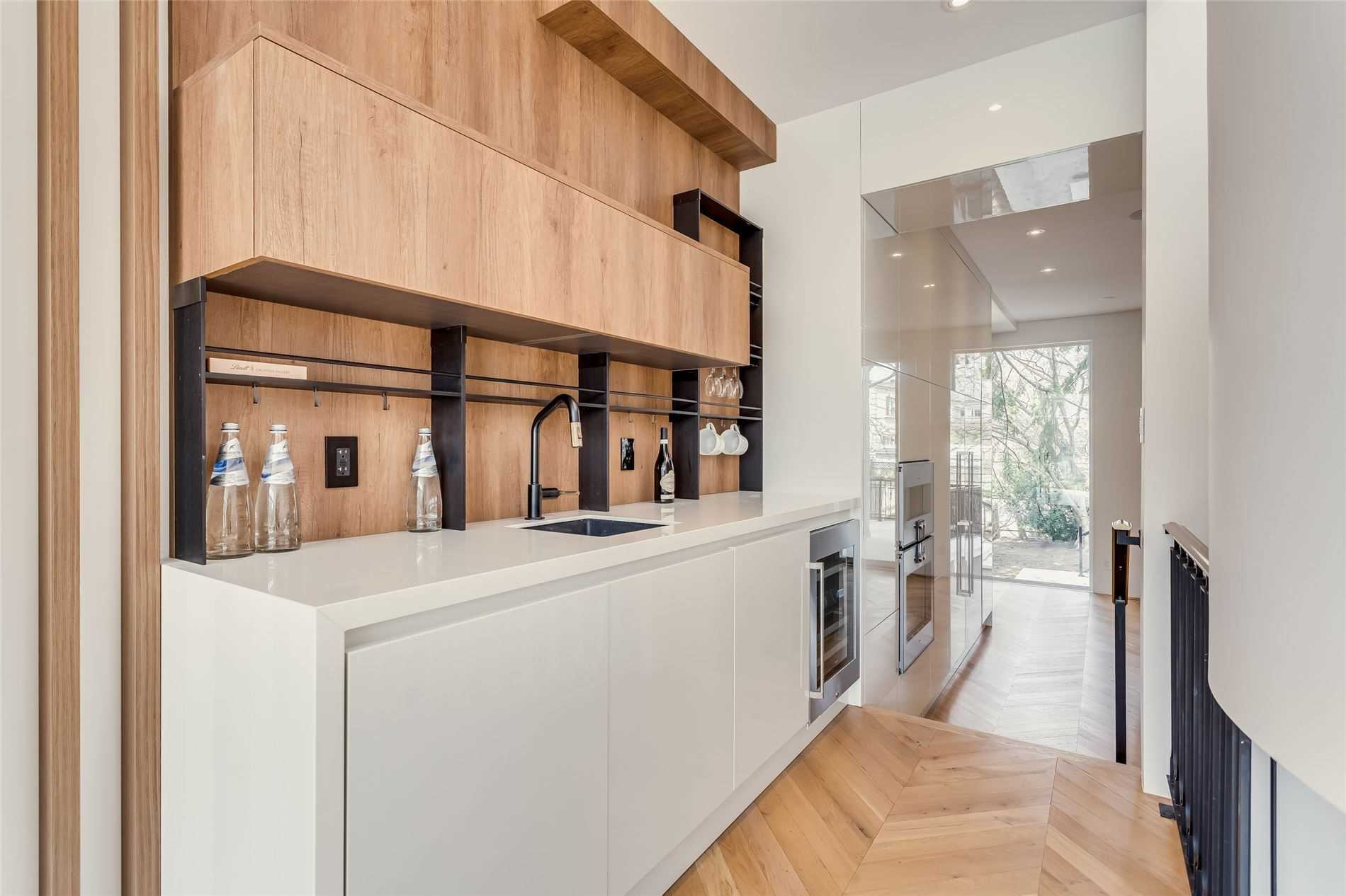 30 Otter Cres