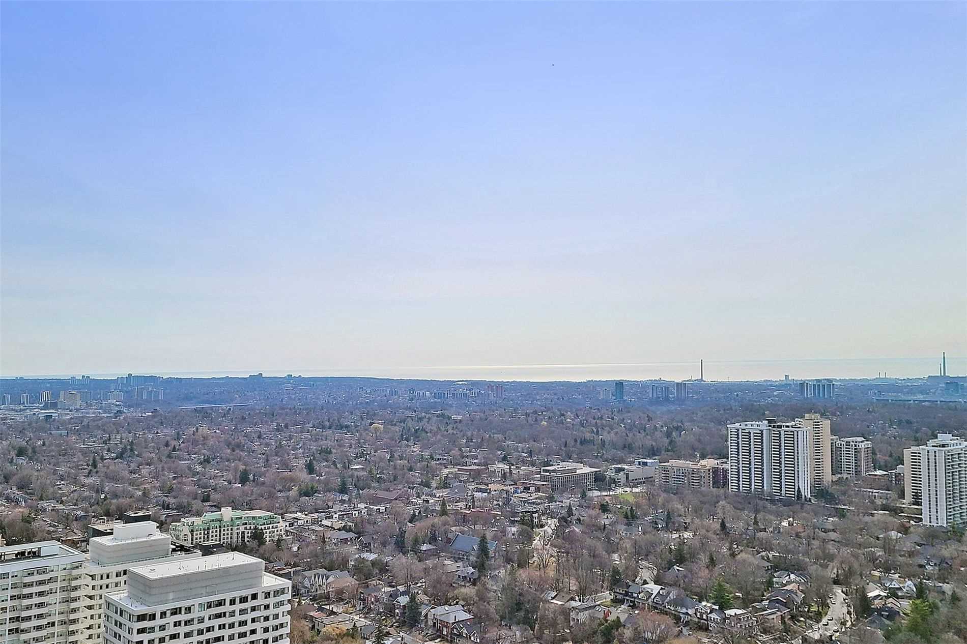 2221 Yonge St, #4104