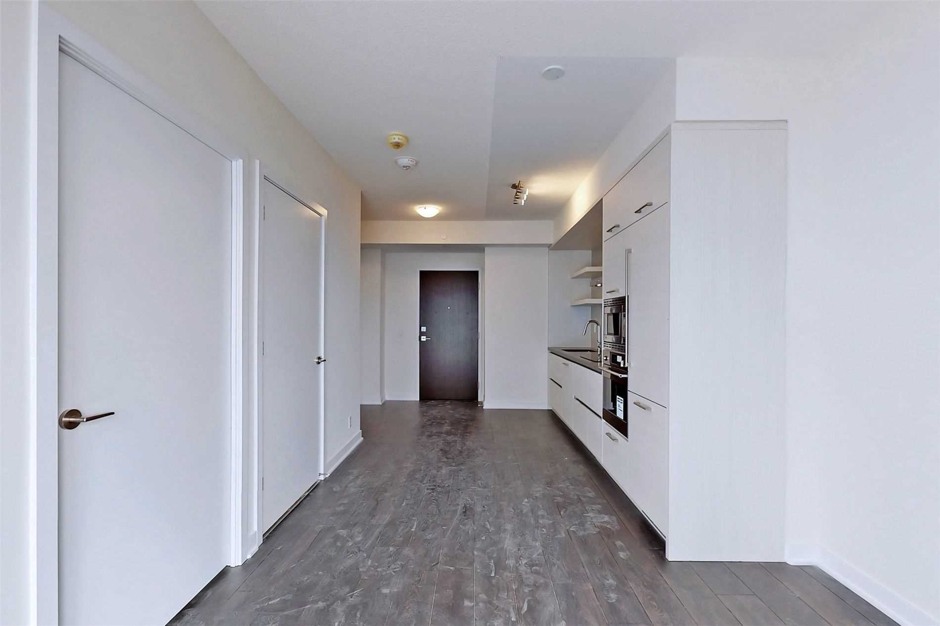 2221 Yonge St, #4104