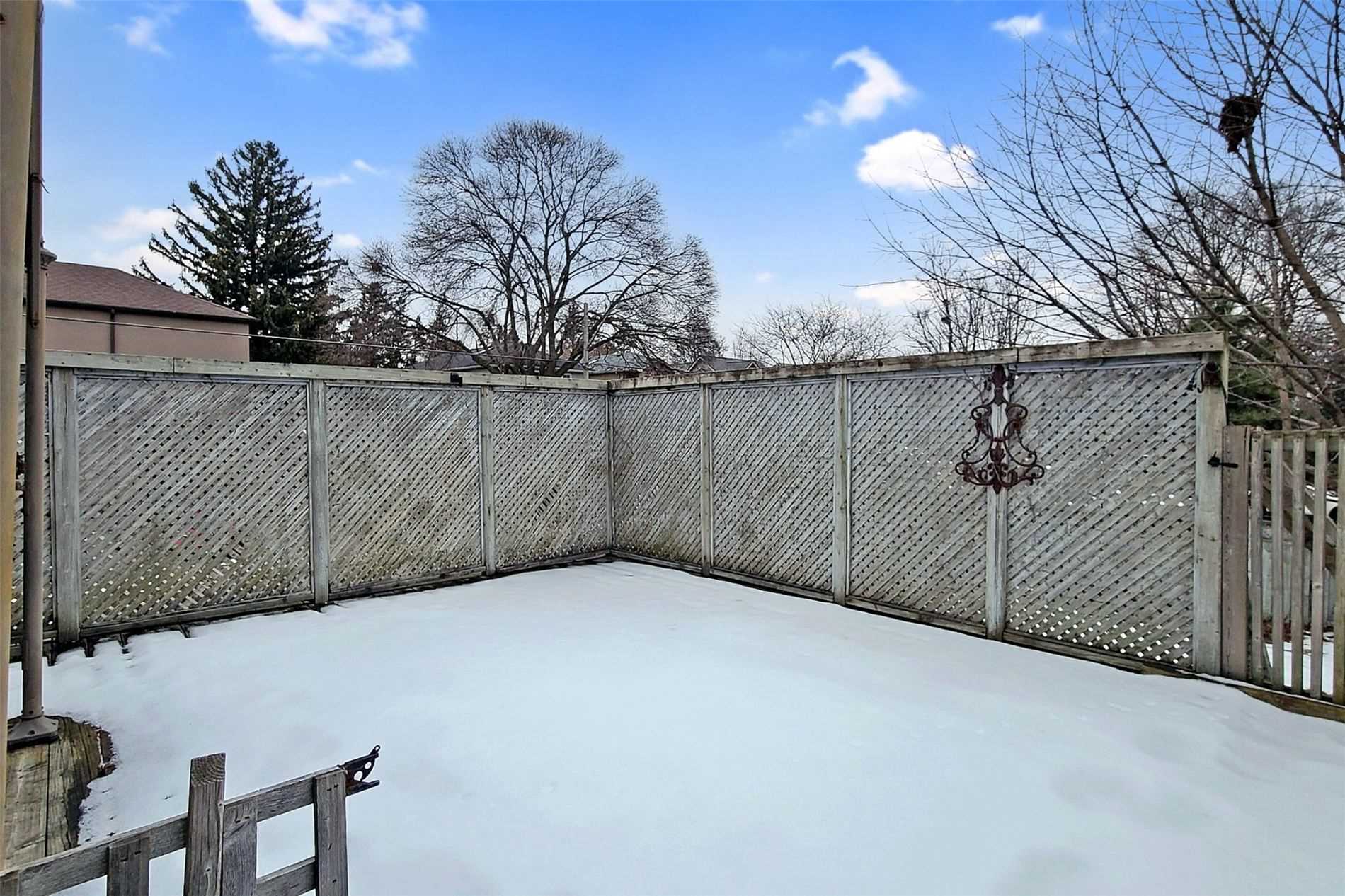 281 Laird Dr