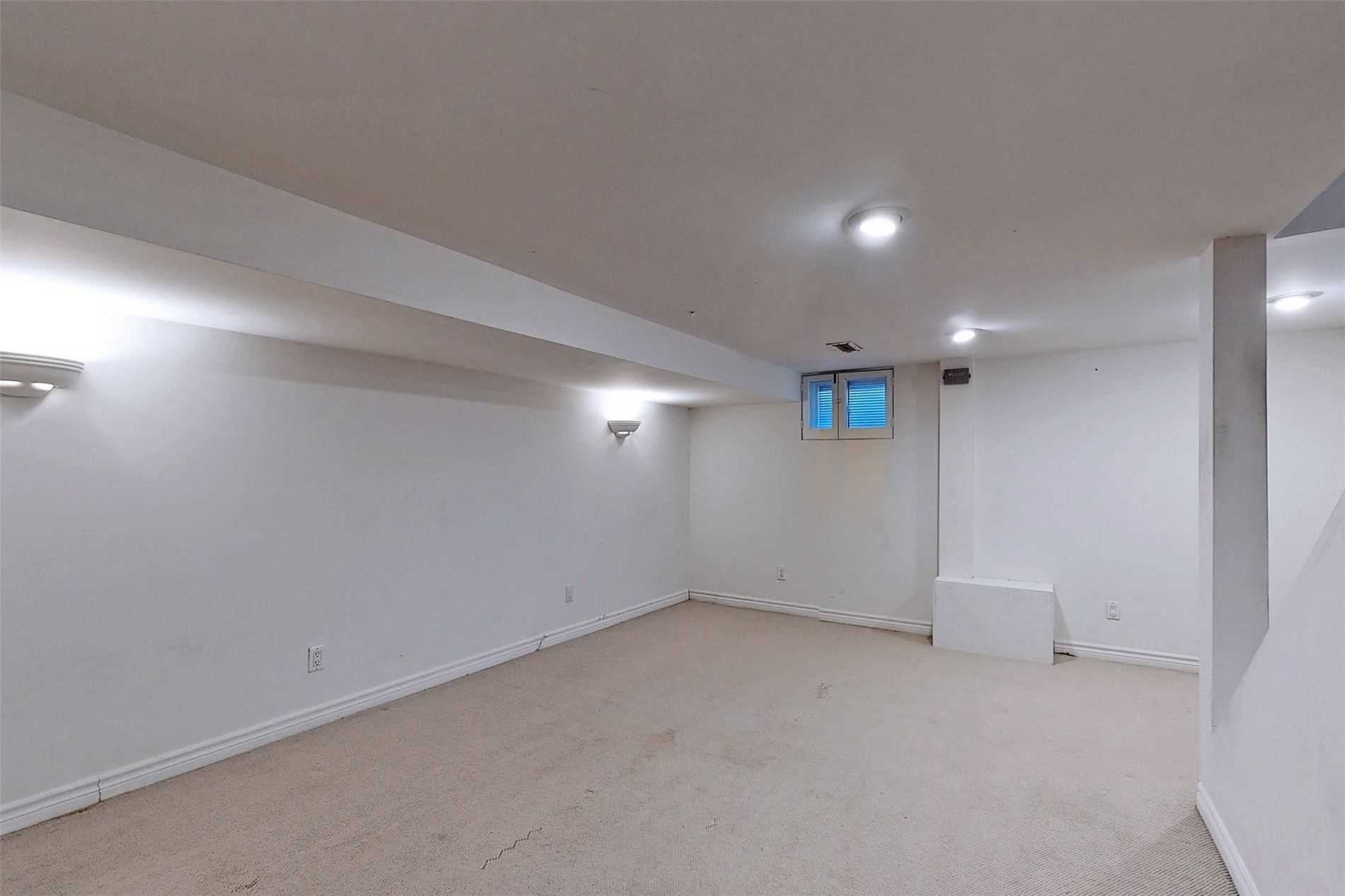 281 Laird Dr