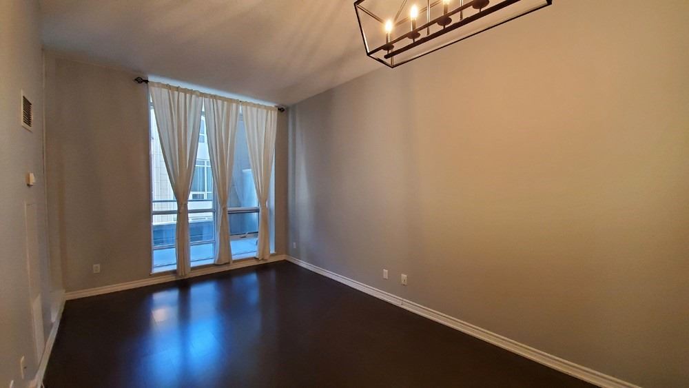 761 Bay St, #202