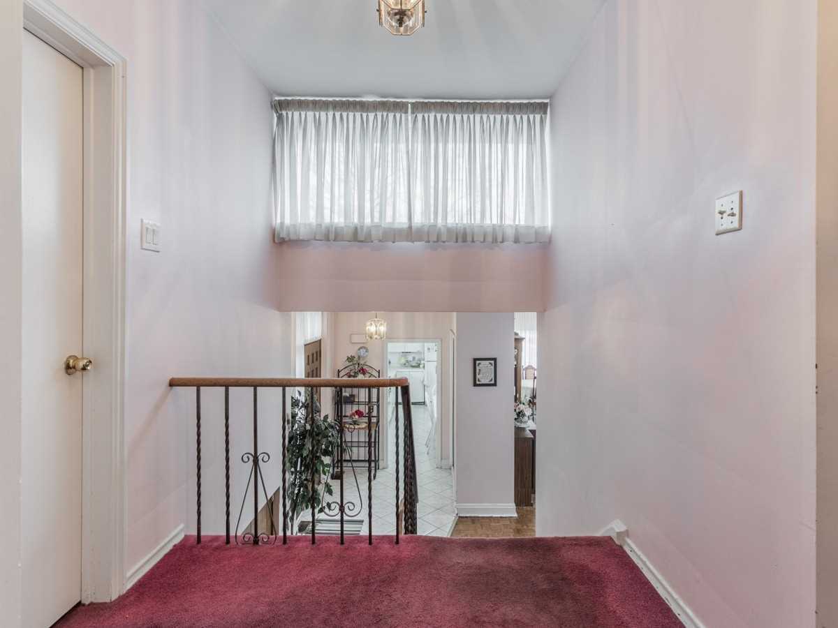 75 Stormont Ave