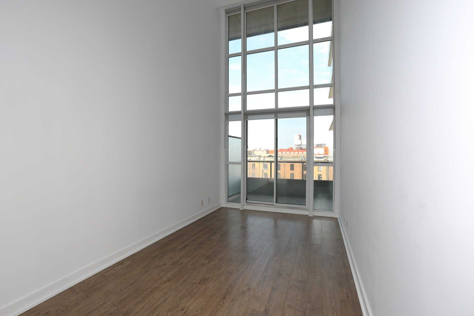 5 Hanna Ave, #448