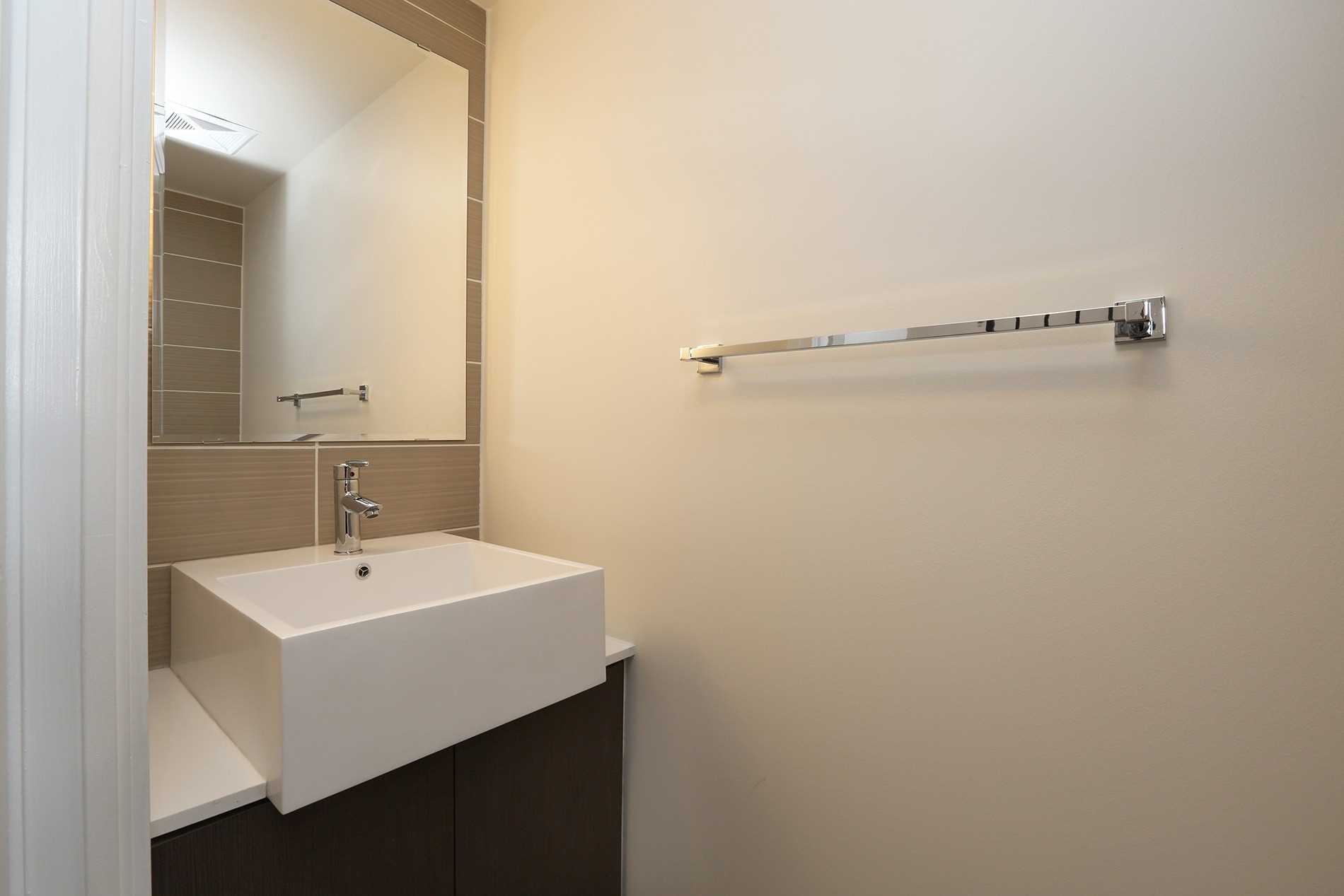 5 Hanna Ave, #448