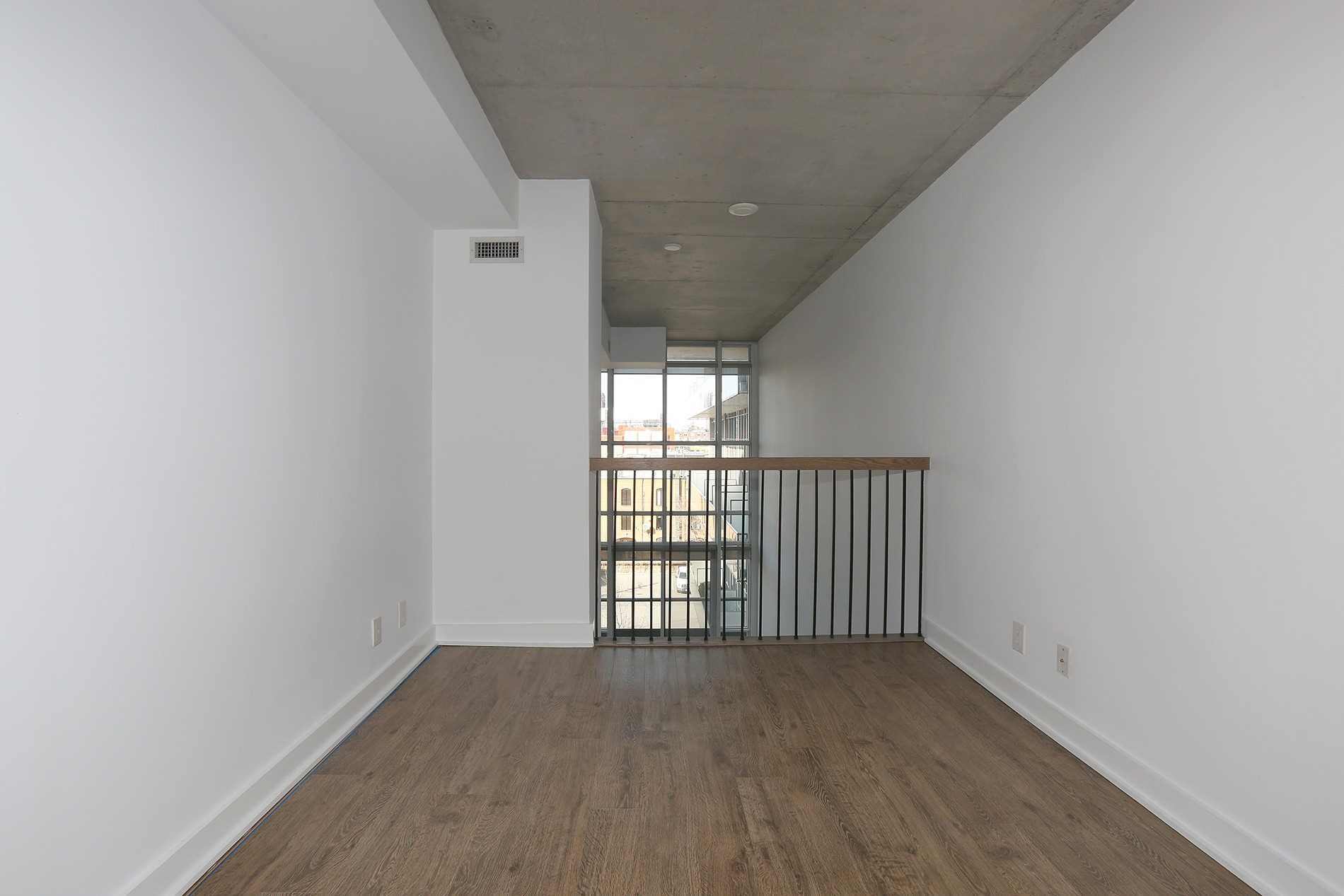 5 Hanna Ave, #448