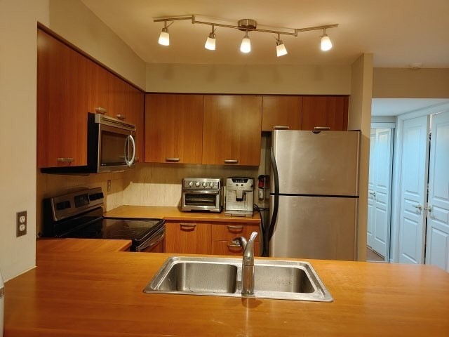 55 Harrison Garden Blvd, #201