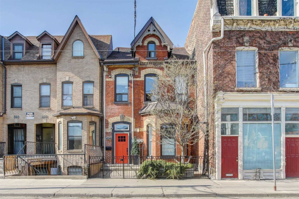404 Dundas St E, Toronto
