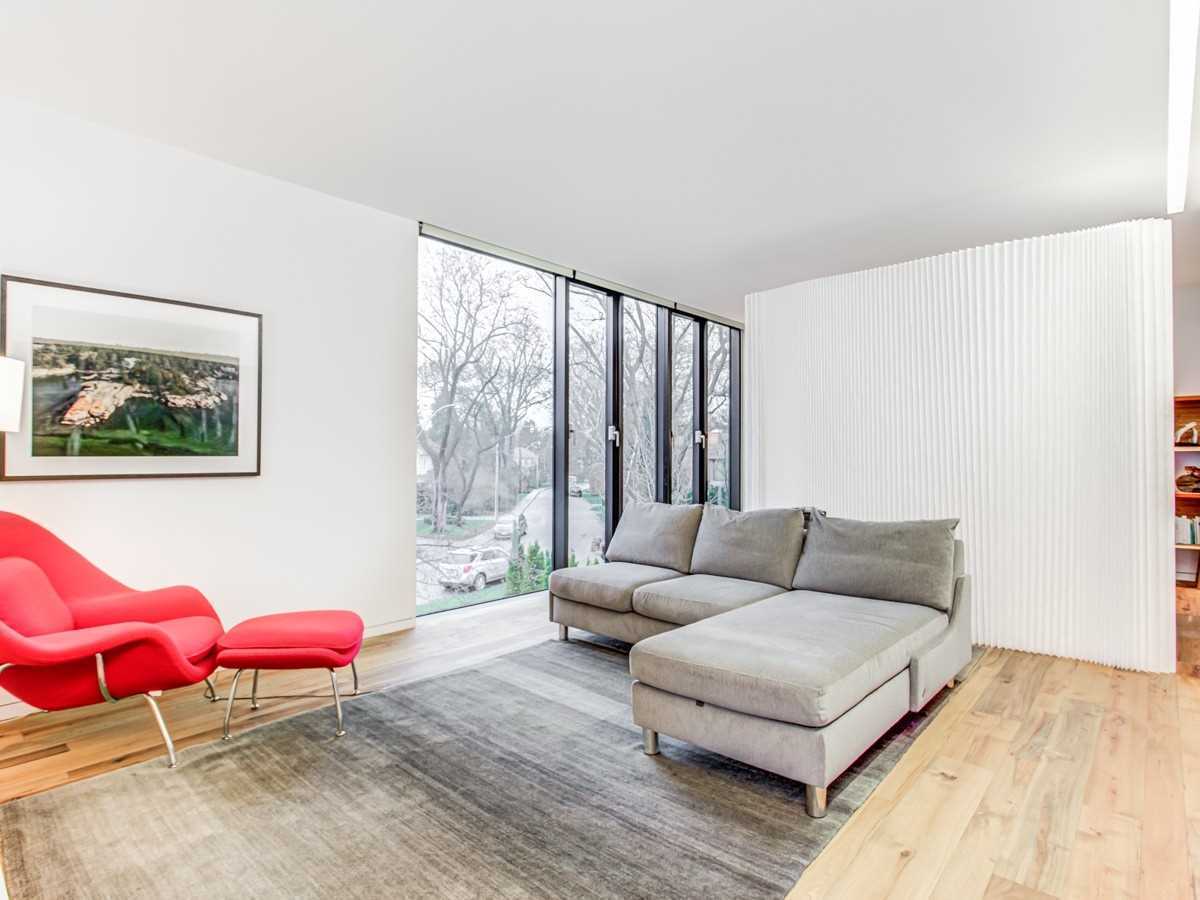 95 Riverview Dr