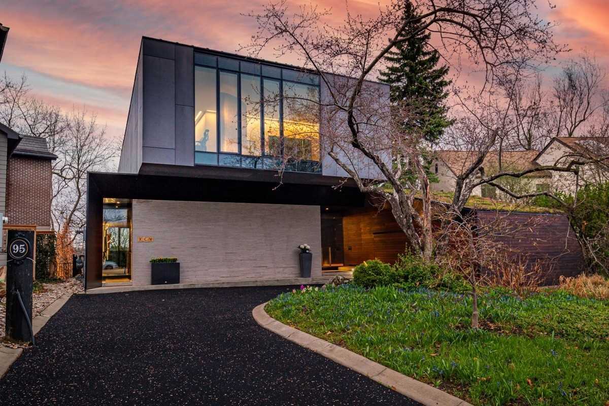 95 Riverview Dr