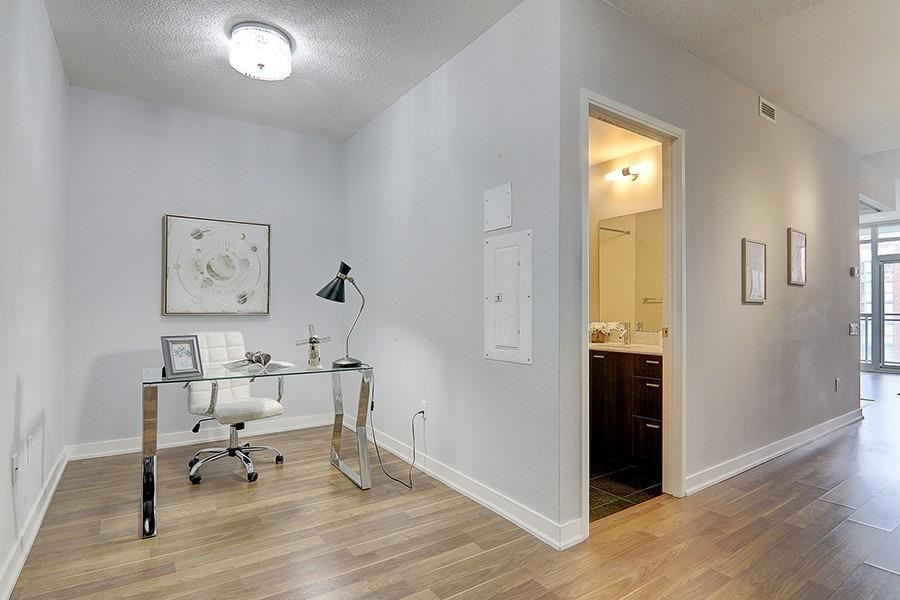 775 King St W, #906