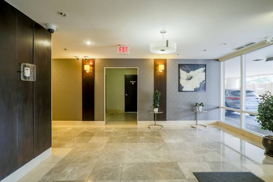 801 Sheppard Ave W, #512