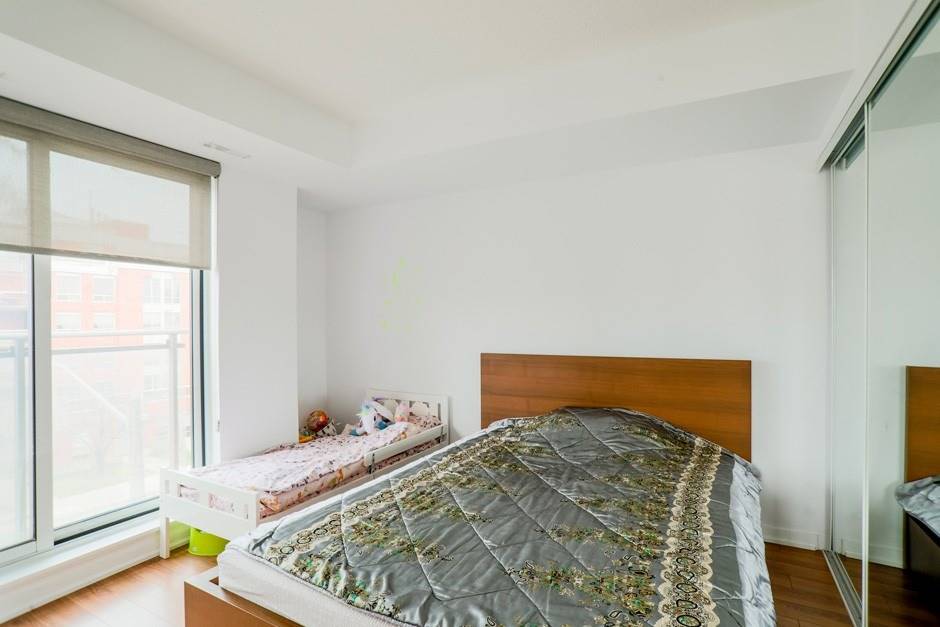801 Sheppard Ave W, #512