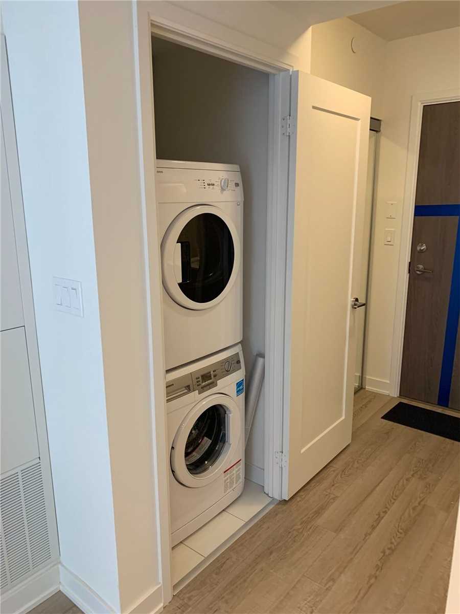 576 Front St W, #326