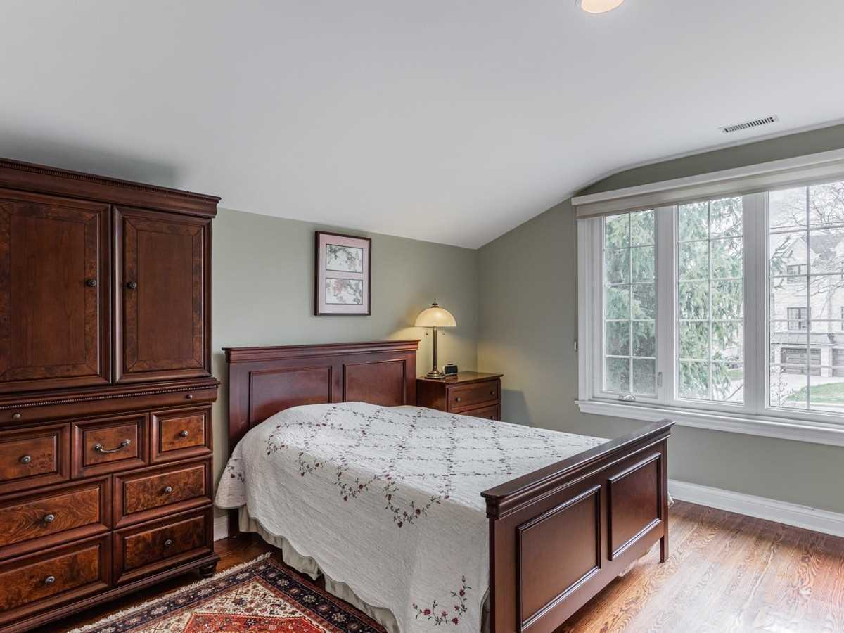 12 Flaremore Cres