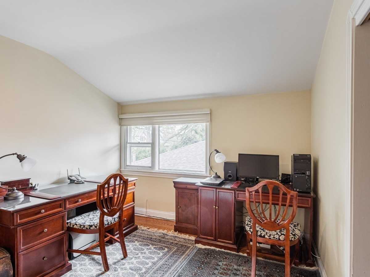 12 Flaremore Cres